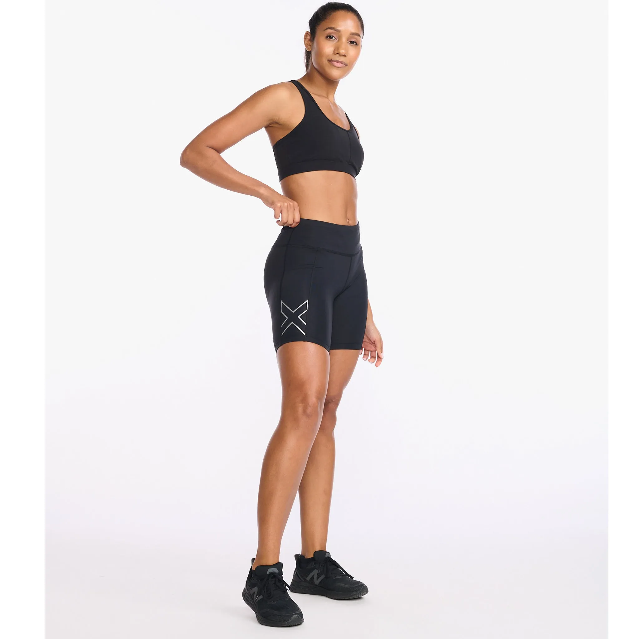 2XU Aero Mid Rise Compression 6 Inch Shorts Women's Black Silver Reflective