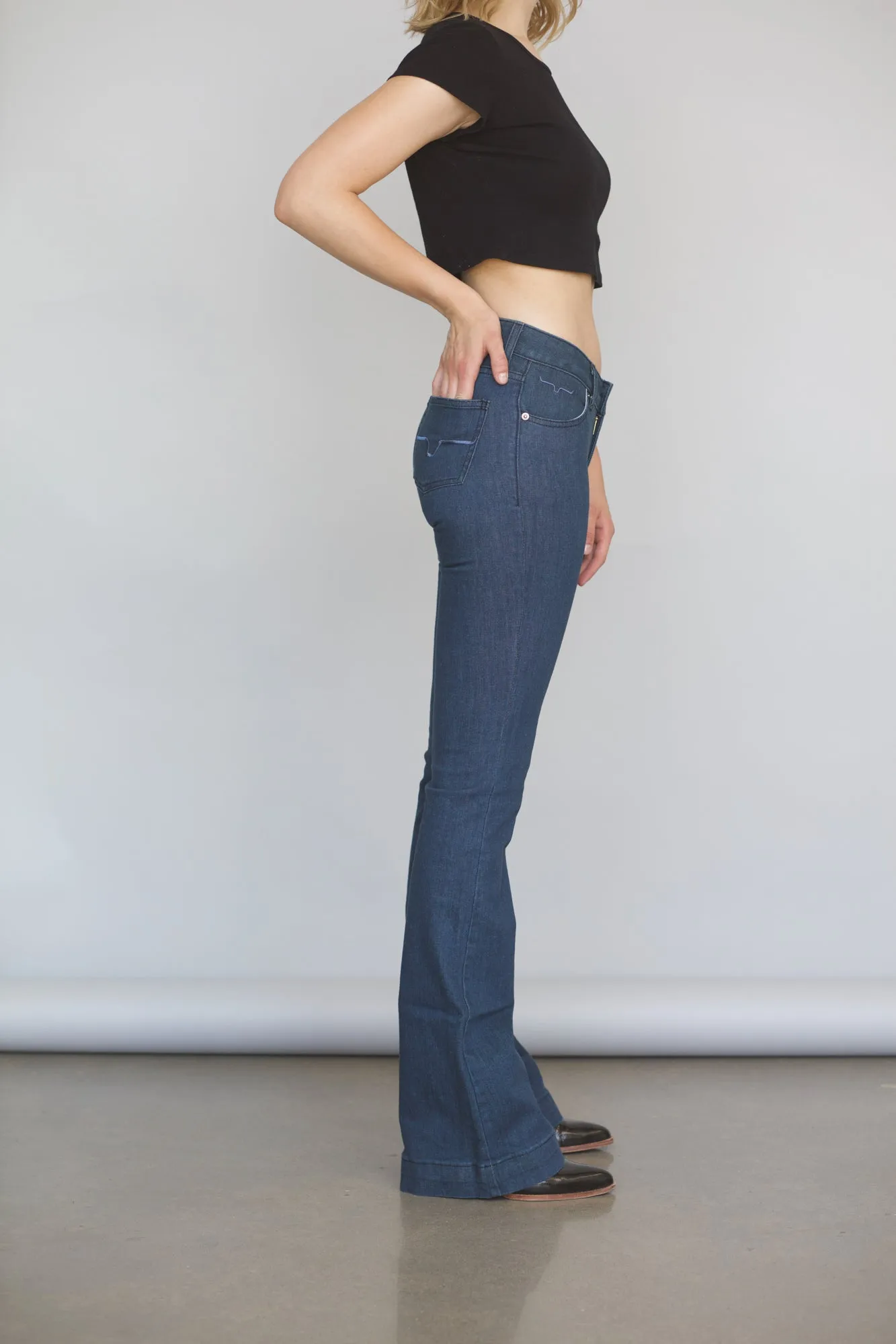 Kimes Ranch Womens Lola Jeans Dark Indigo Cotton Blend Wide Flare Leg Teen Outfit Elegant Lightwear Option