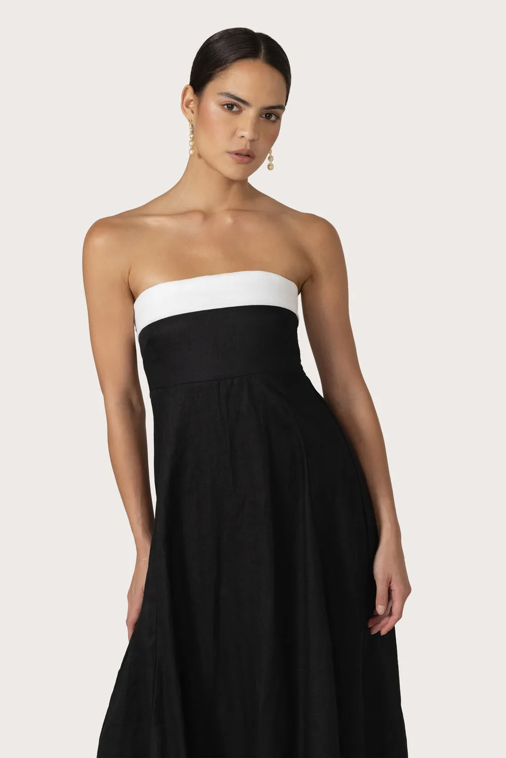 Flattering Silhouette Fashionable Fit Alora Linen Maxi Dress in Black White