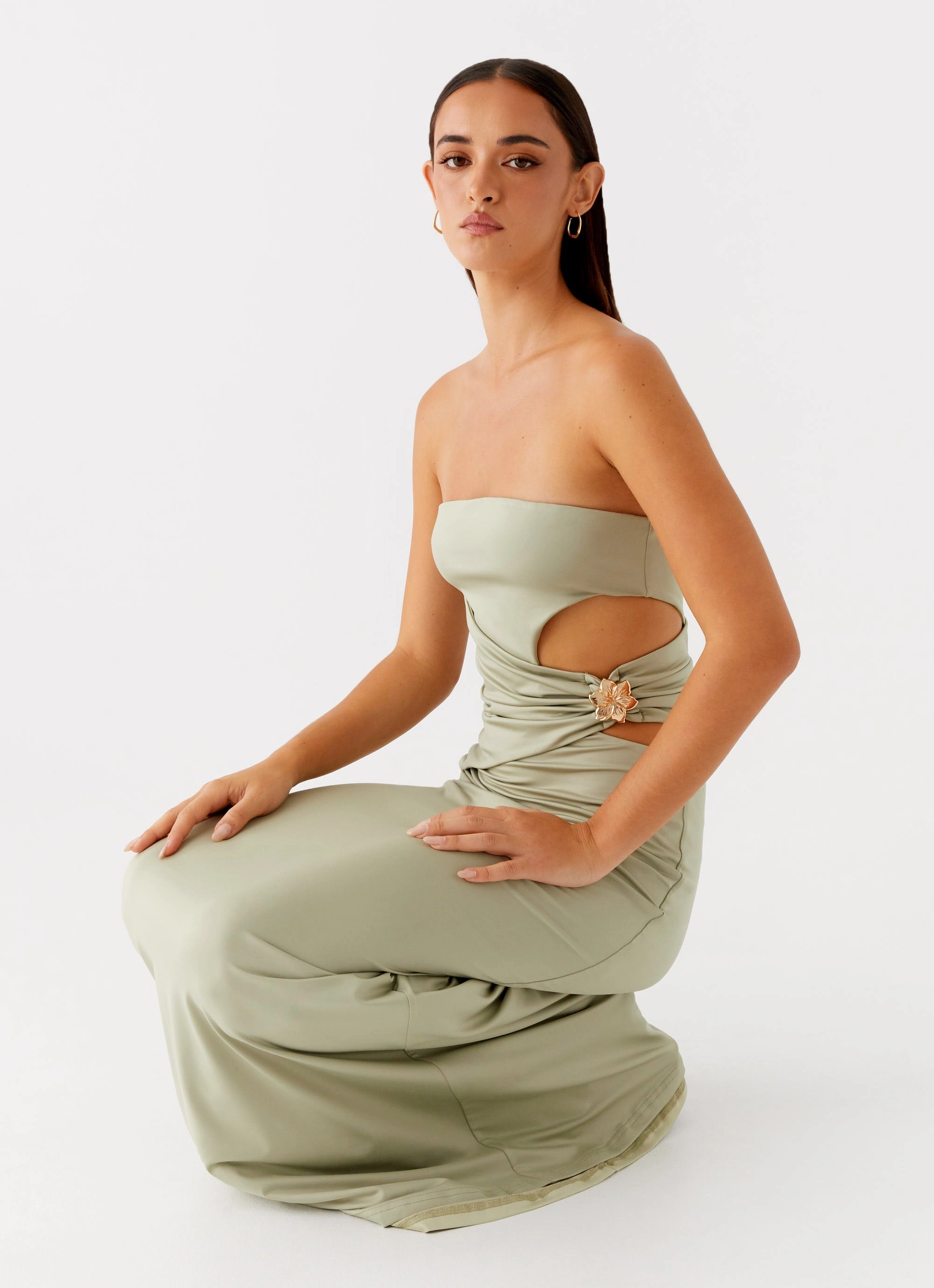 Anetta Maxi Dress - Sage Pure Shape Smooth Detail