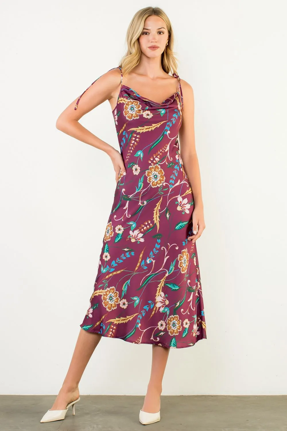 TIE STRAP FLORAL SLIP DRESS Sporty Comfort