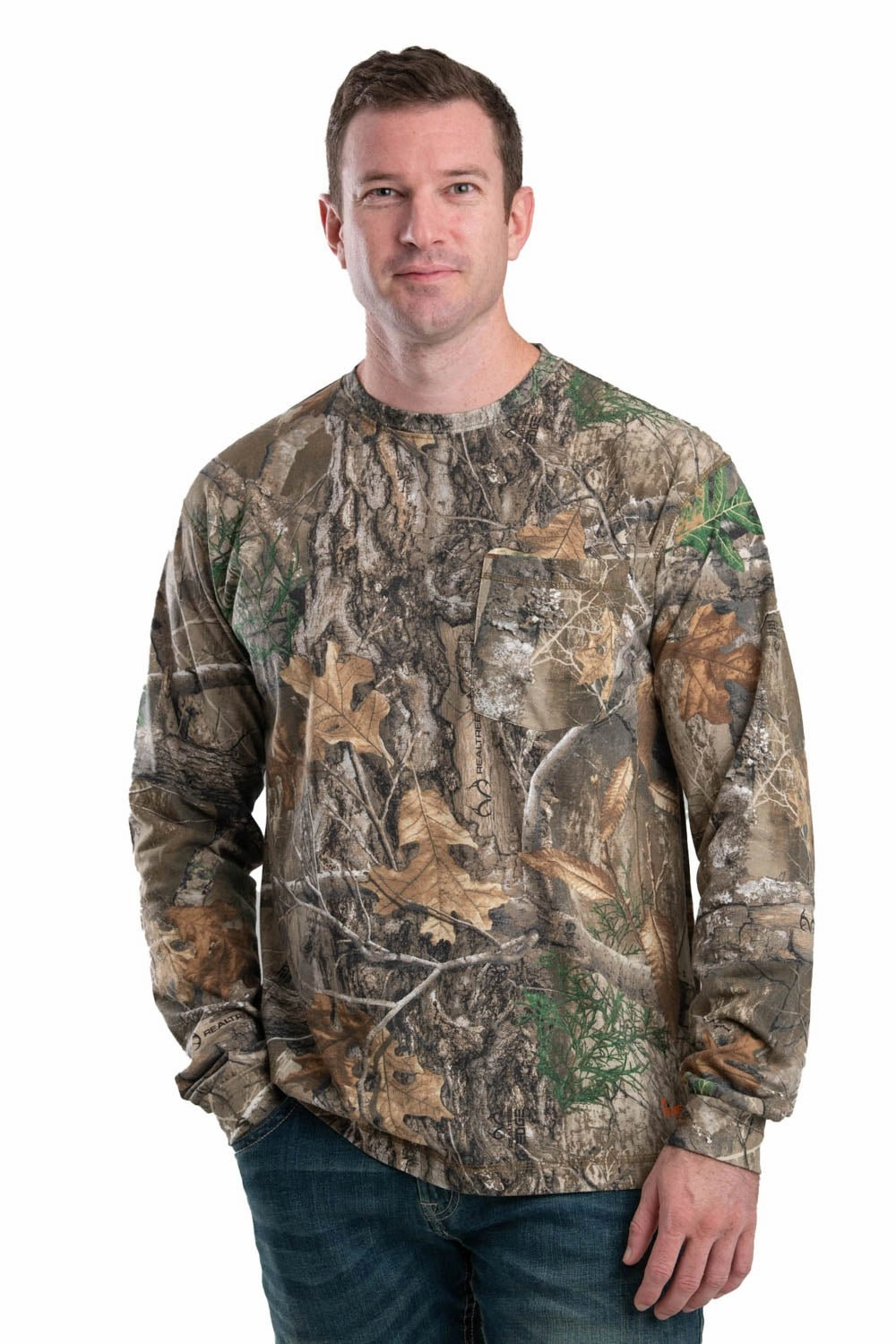 Berne Mens Realtree Edge Cotton Blend Lightweight Performance Tee L/S Year-Round Wear Bold Statement
