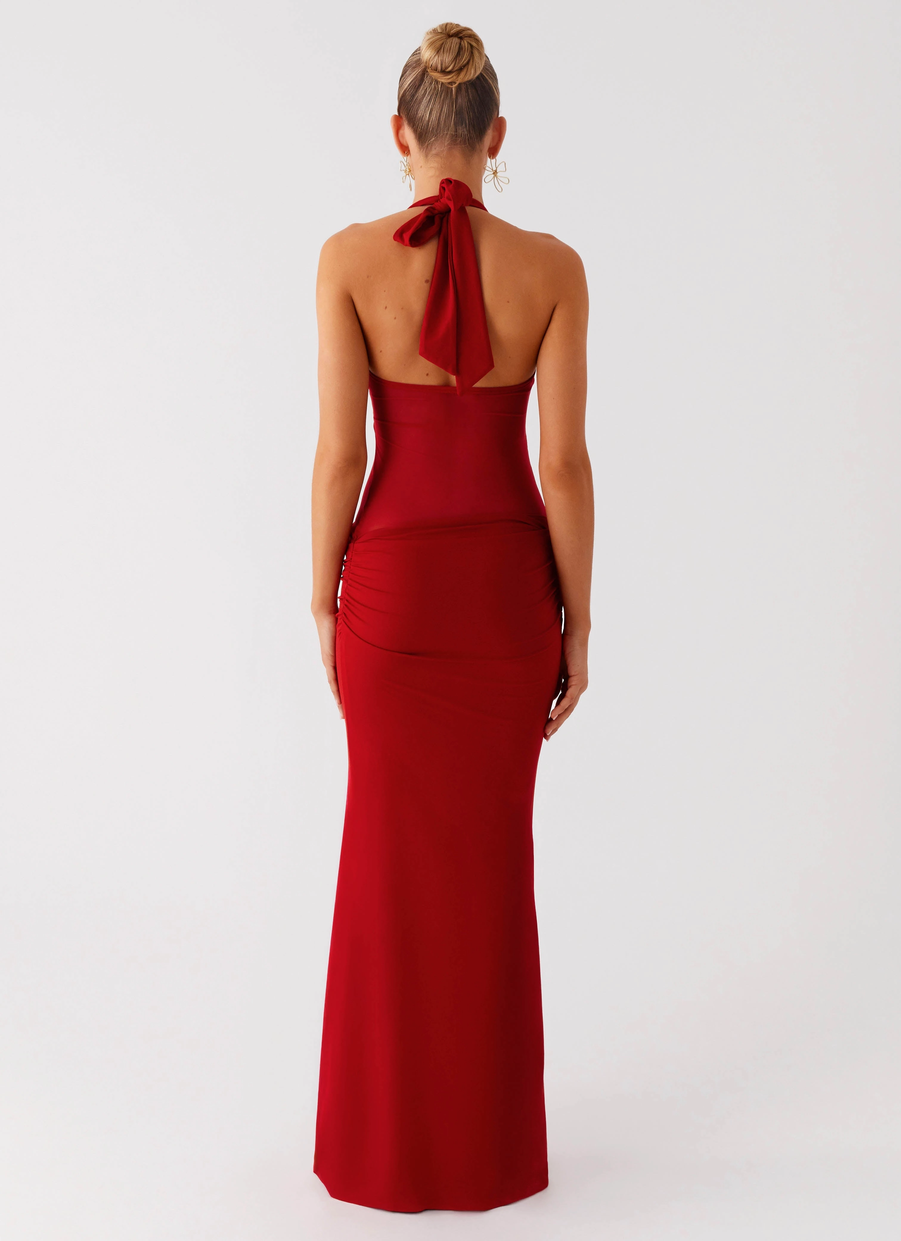 Smooth silhouette Billen Halter Maxi Dress - Red