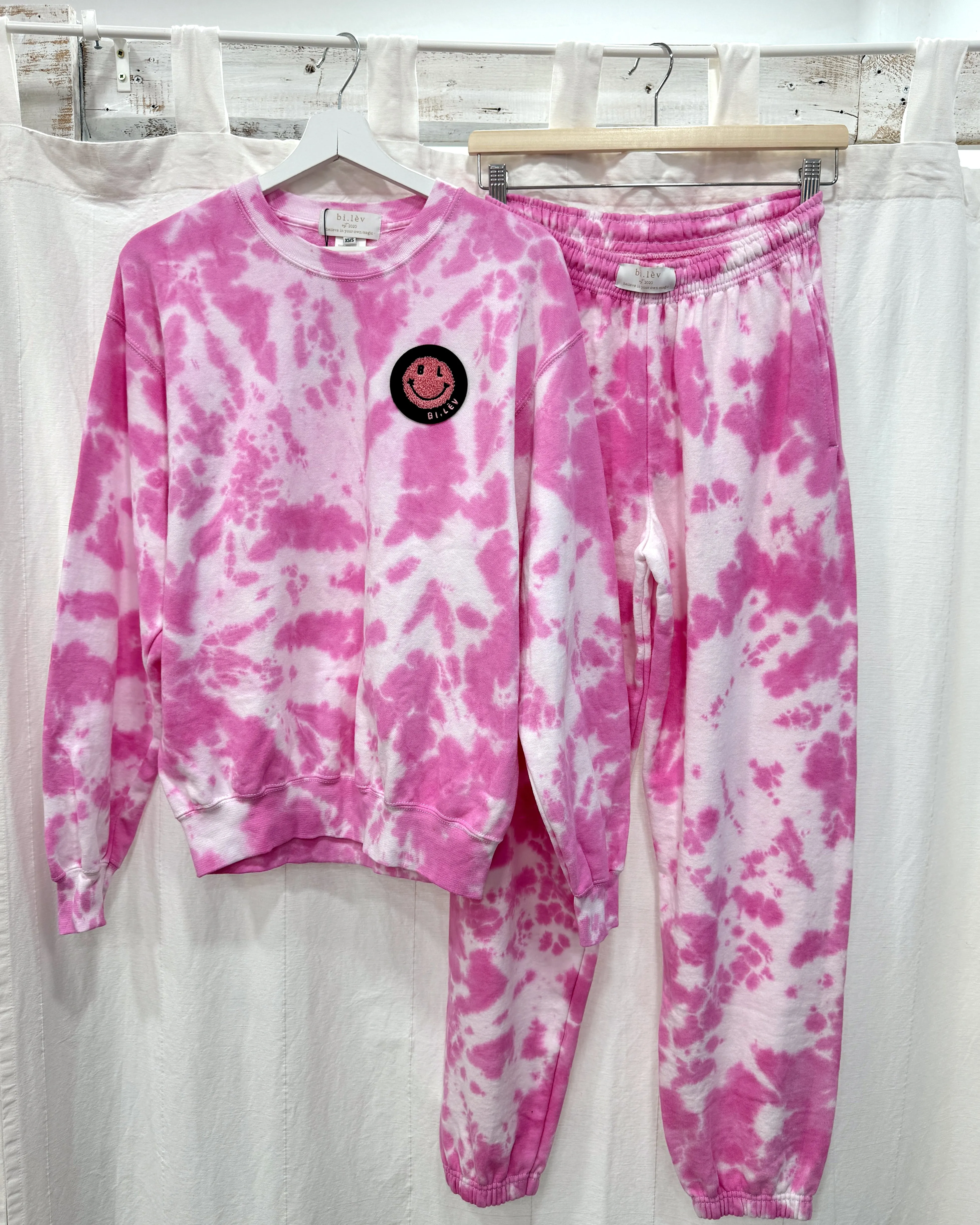 BUBBLE PINK tie-dye sweatshirt