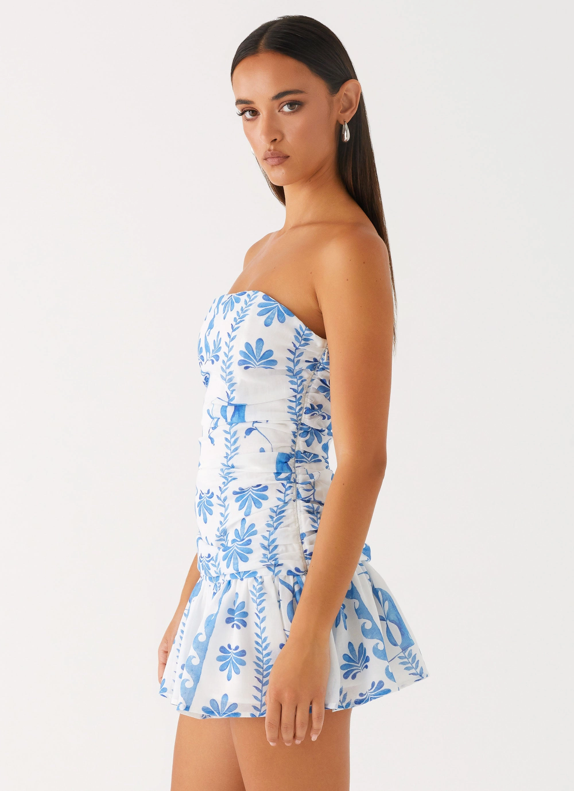 Chic and Cozy Evening-Wear Carmel Mini Dress - Floral Wave
