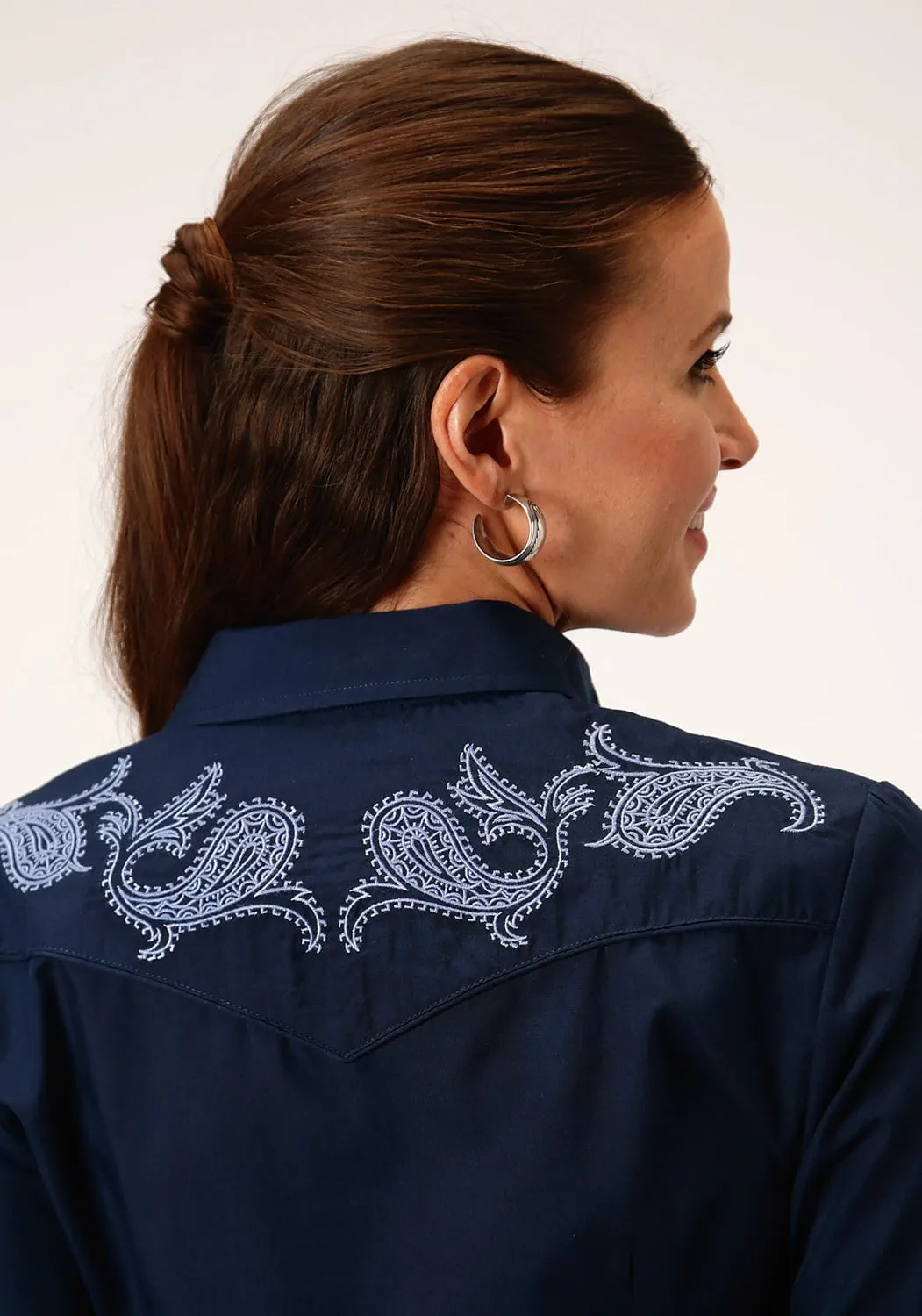 Minimalist Style Chill Outfit Roper Womens Navy Cotton Blend Solid Paisley L/S Shirt