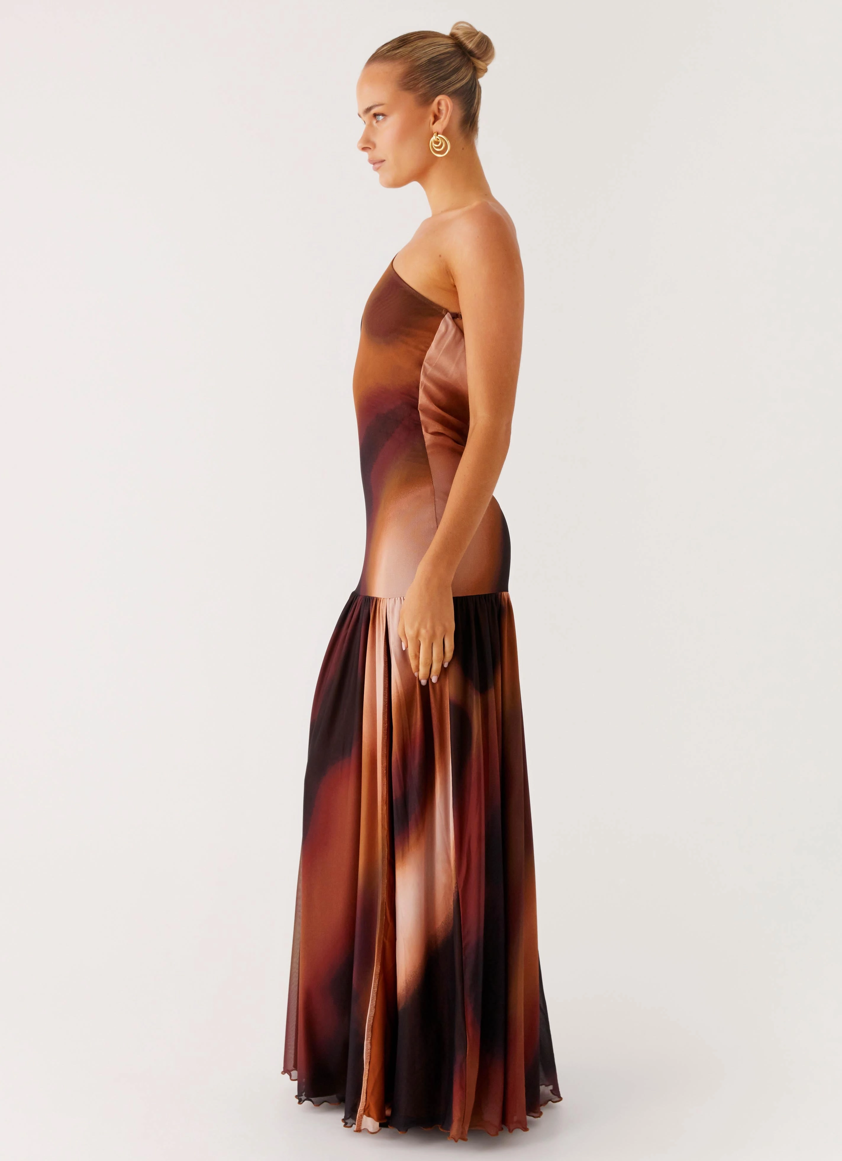 Smooth Design Calm Energy Carlina Maxi Dress - Black Gradient