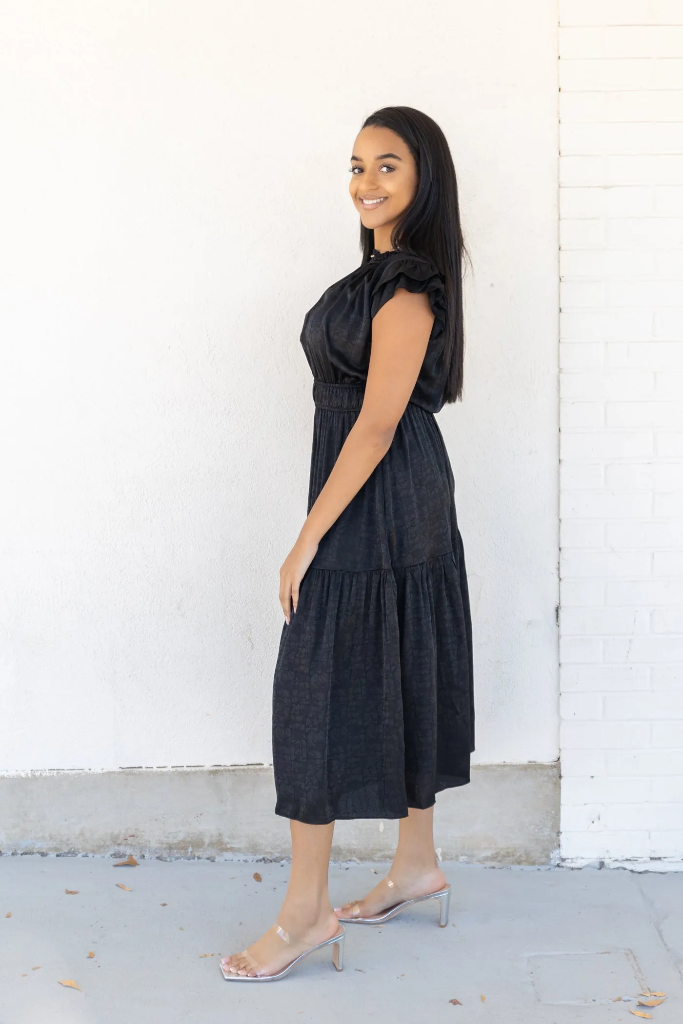 DAHLIA BLACK DRESS Effortless Fit Design