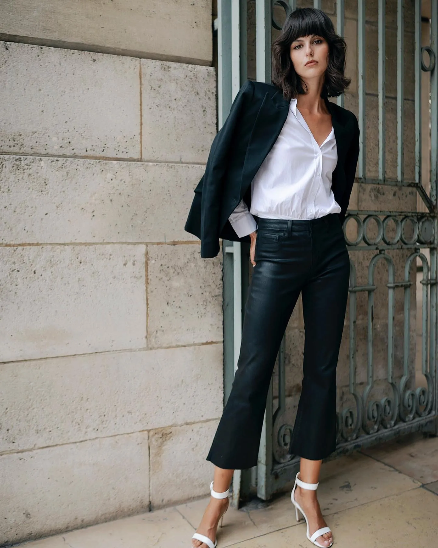 L'AGENCE Kendra High Rise Cropped Coated Jeans In Noir Coated Weekend Style Smooth Fashionable Touch
