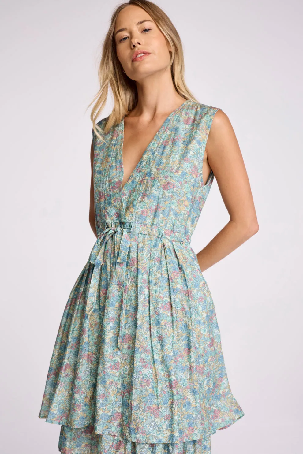 DAPHNE DRESS Minimal Fit Light Finish