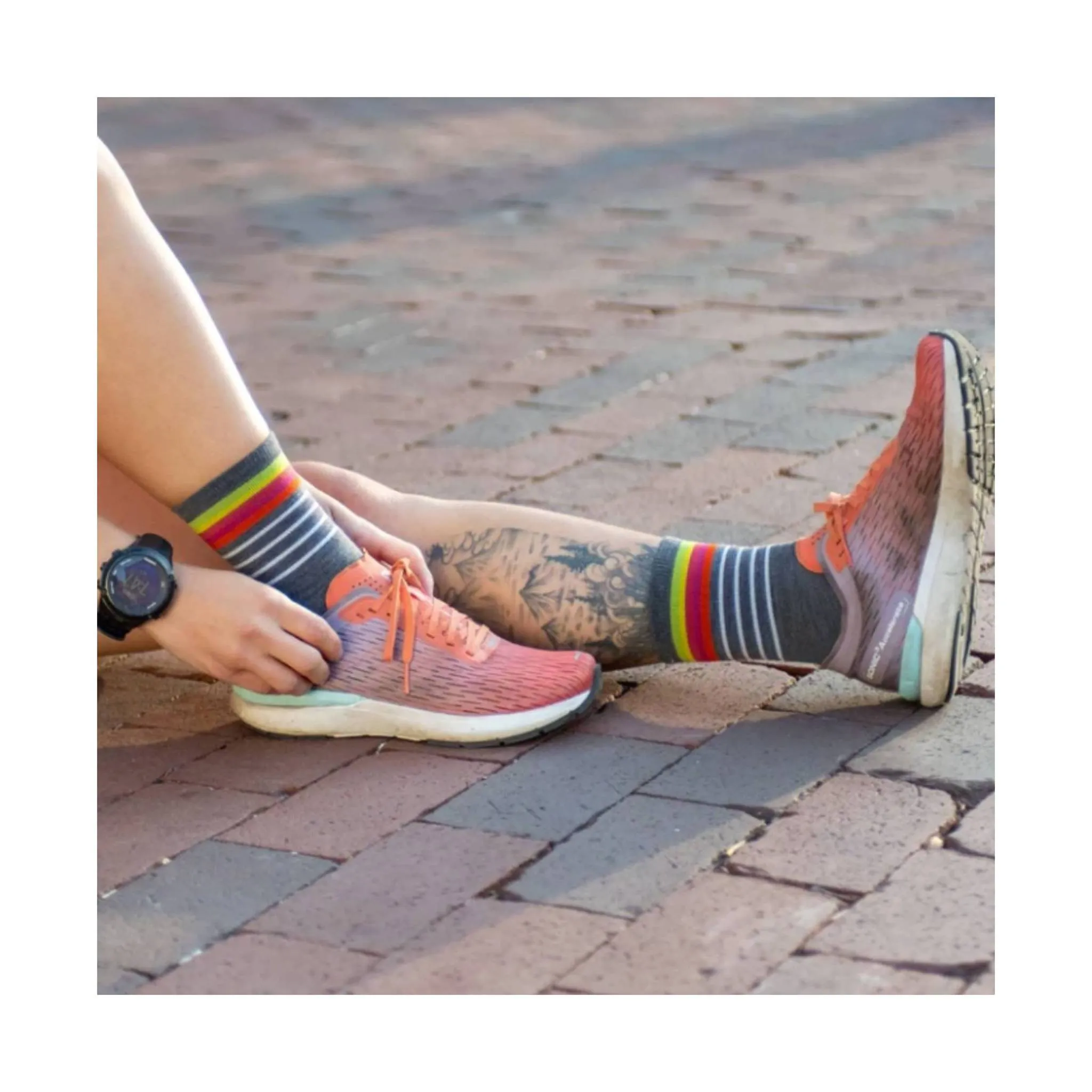 Darn Tough Vermont Women's Stride Micro Crew Ultra-Lightweight Running Sock - Gray