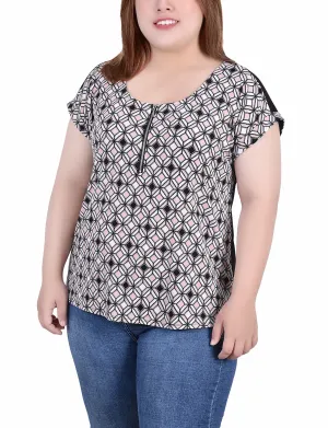 Day-to-Evening Style Plus Size Short Sleeve 1/2 Zip Knit Top Cool Texture Draped-Style Plus Size Short Sleeve 1/2 Zip Knit Top