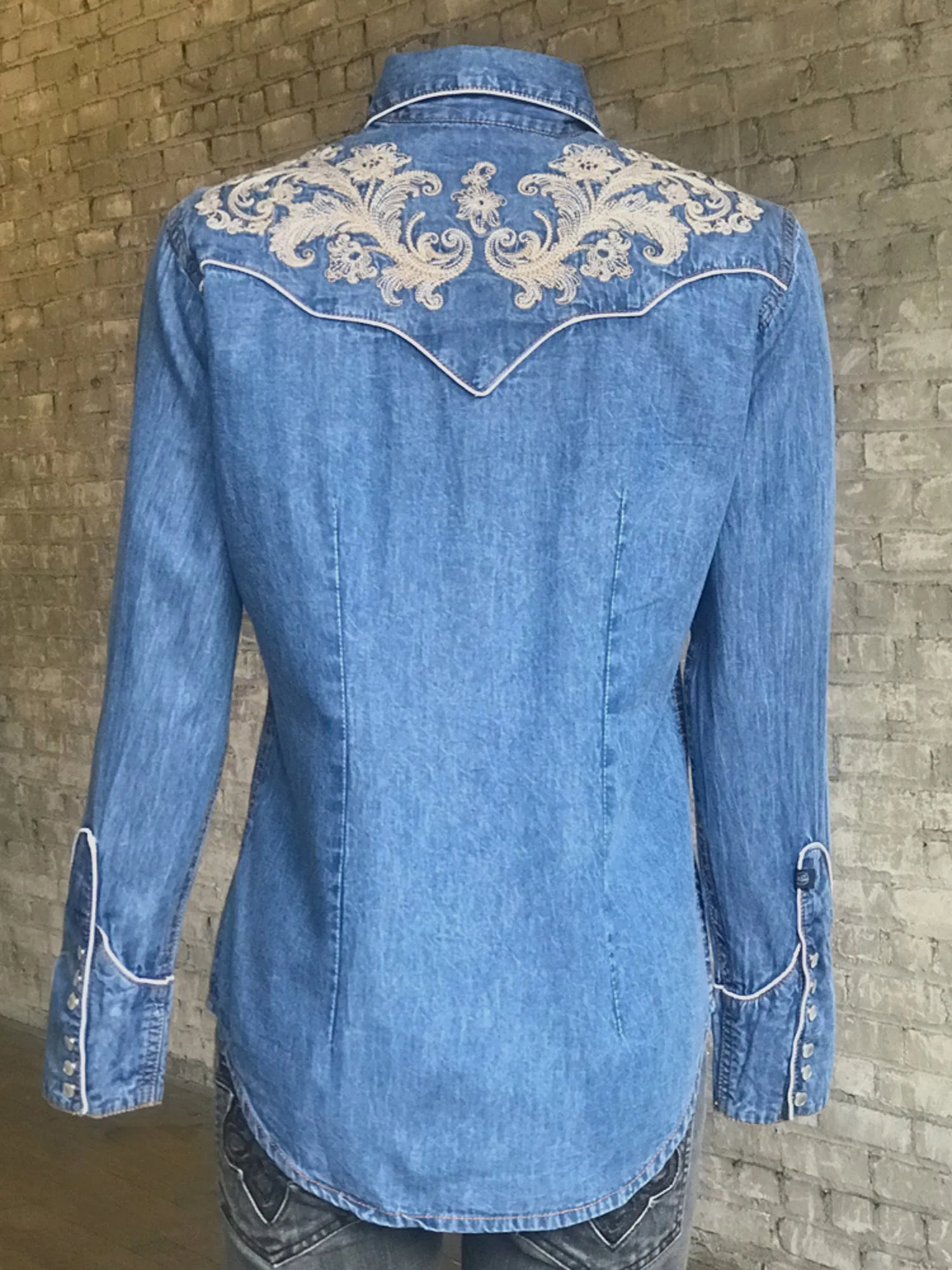 Casual Design Rockmount Womens Denim 100% Cotton Vintage Floral Embroidered L/S Shirt