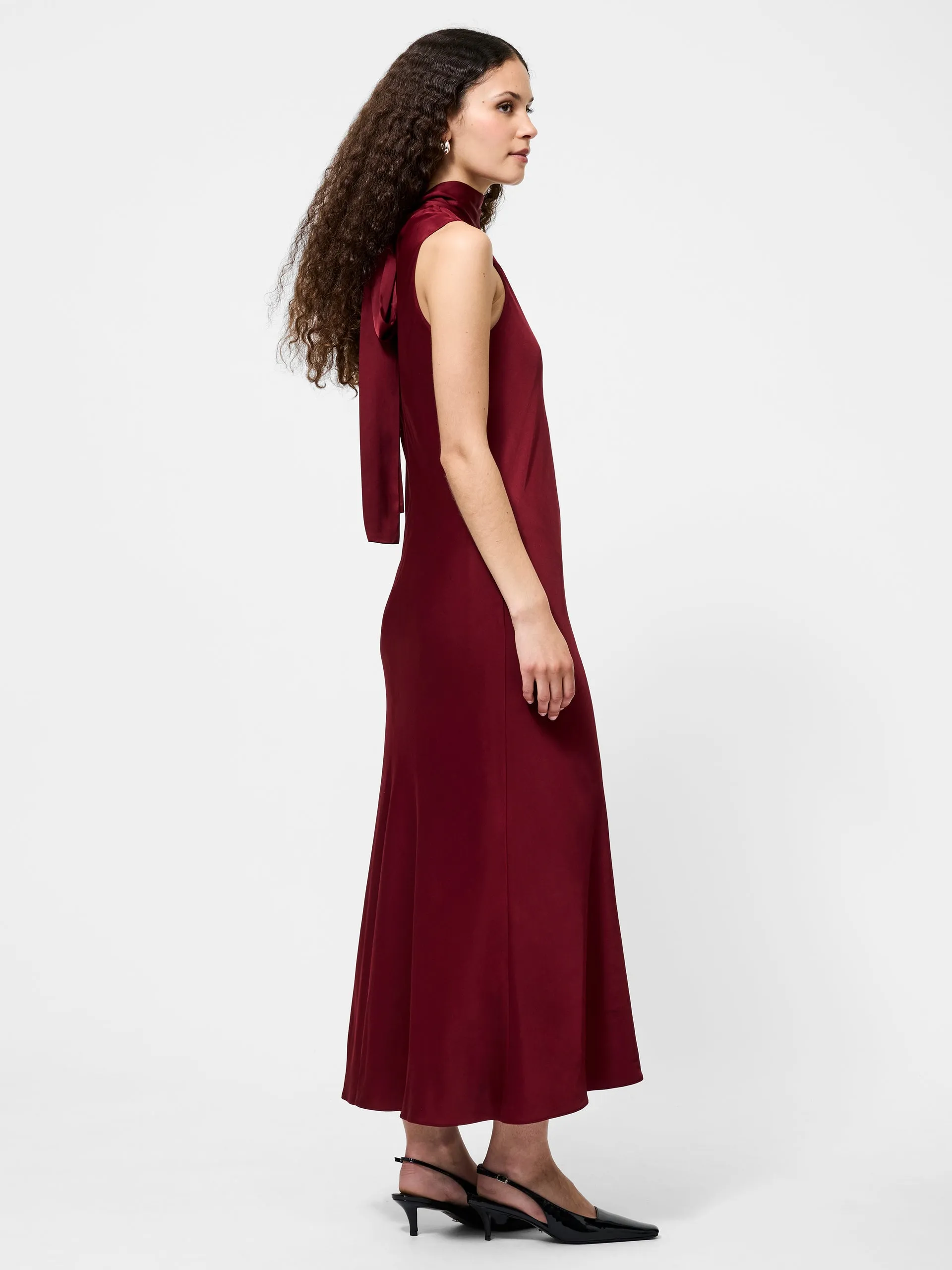 ENNIS SATIN SLEEVELESS BOW MIDI DRESS Cool Drape