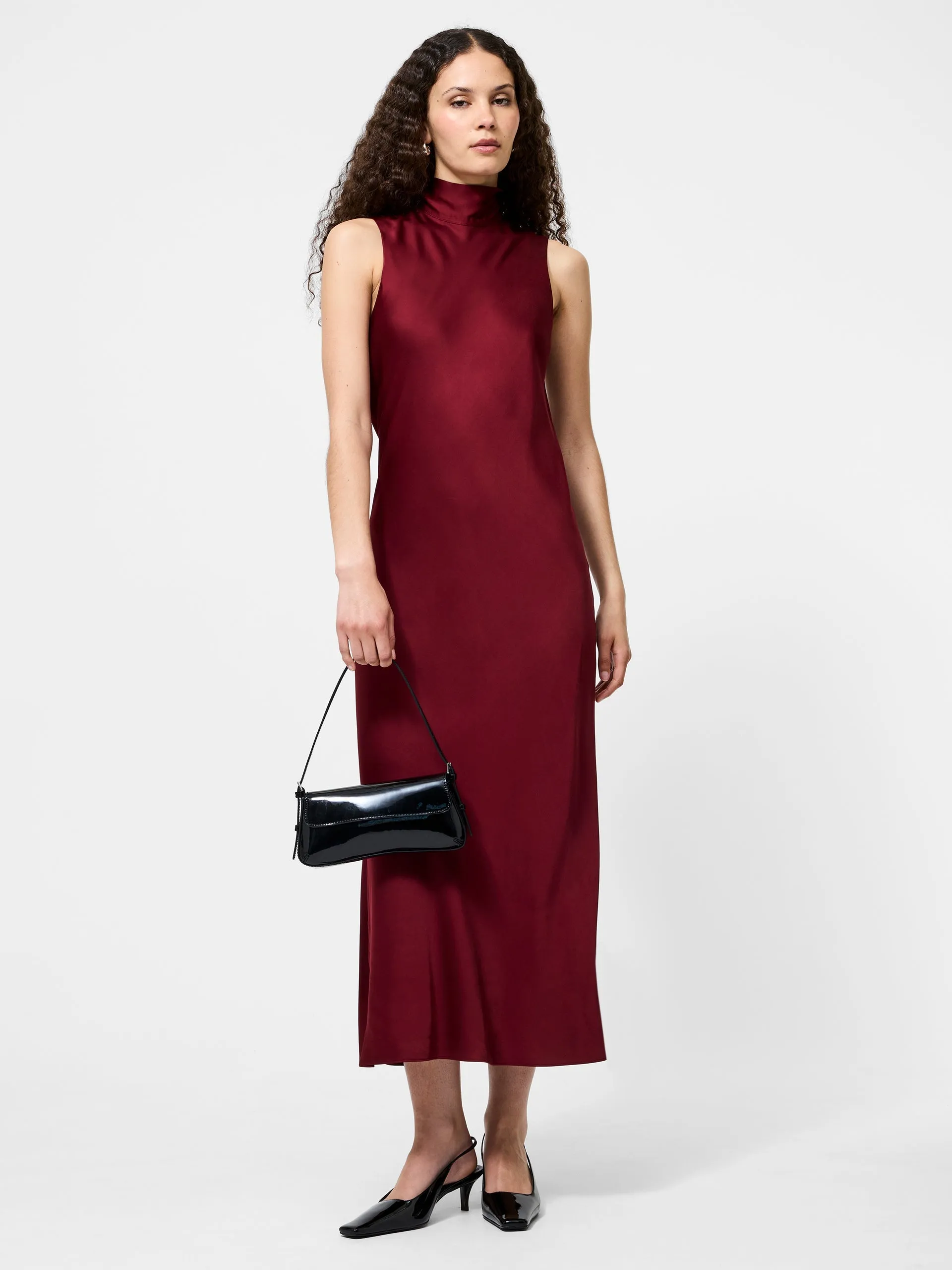 Dreamy Presence ENNIS SATIN SLEEVELESS BOW MIDI DRESS