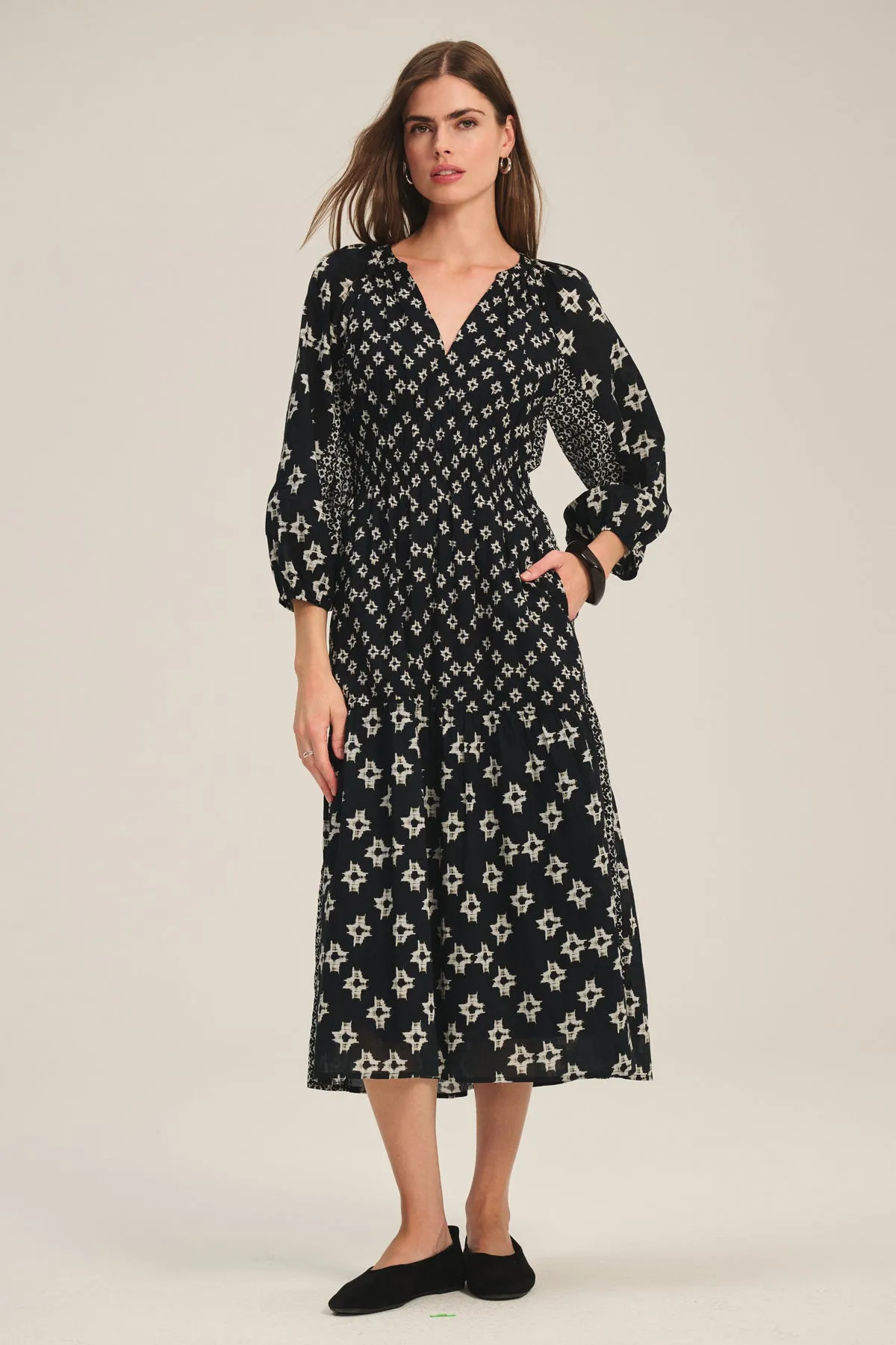Light Wear Modern and Feminine ELEN DRESS