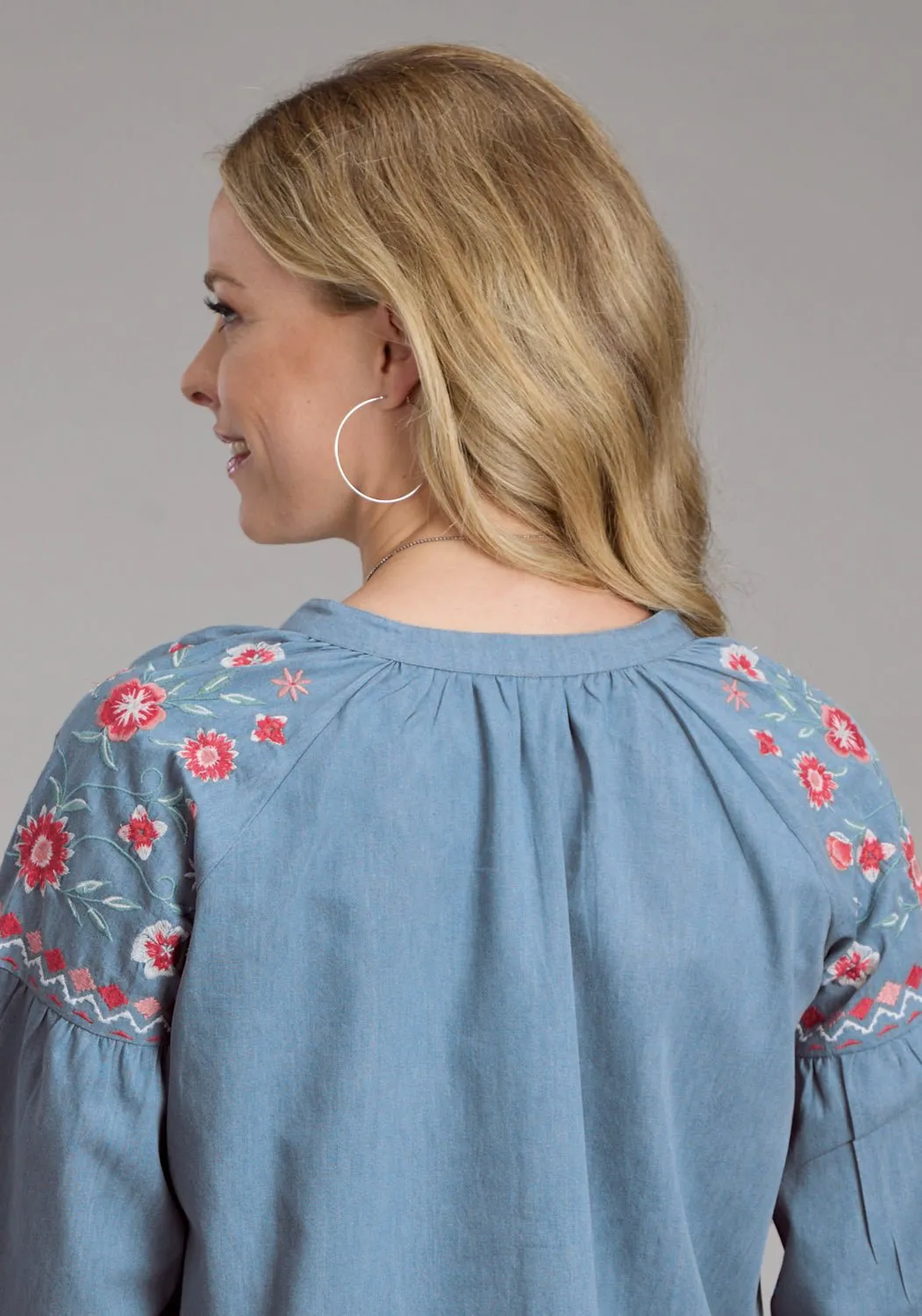 Roper Womens Pretty V-Neck Peasant Blue 100% Cotton L/S Blouse Premium Fabric Distressed finish