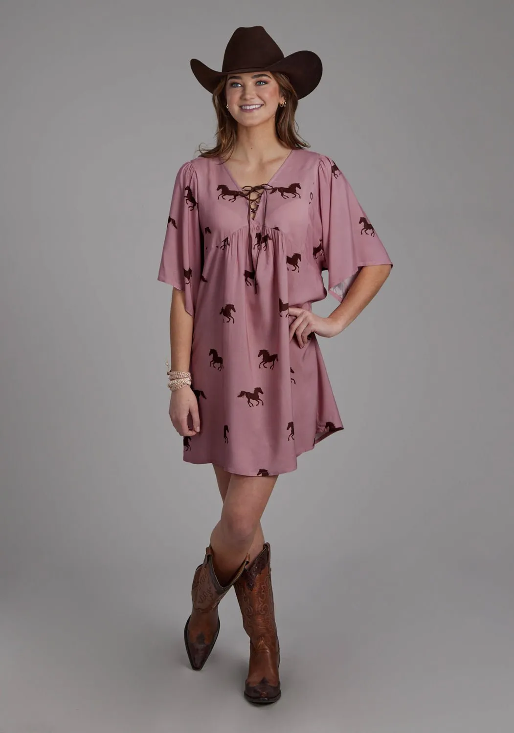 Roper Womens Wild Horses Pink 100% Rayon S/S Dress Fashion Forward Morning Stroll Professional Wear Brunch Outfit