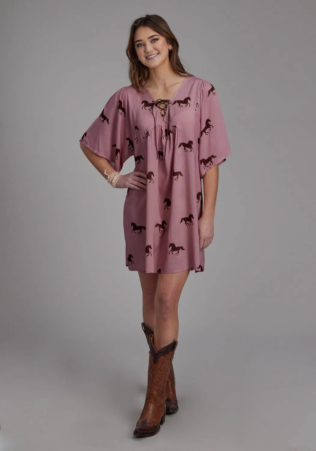 Roper Womens Wild Horses Pink 100% Rayon S/S Dress Casual Days