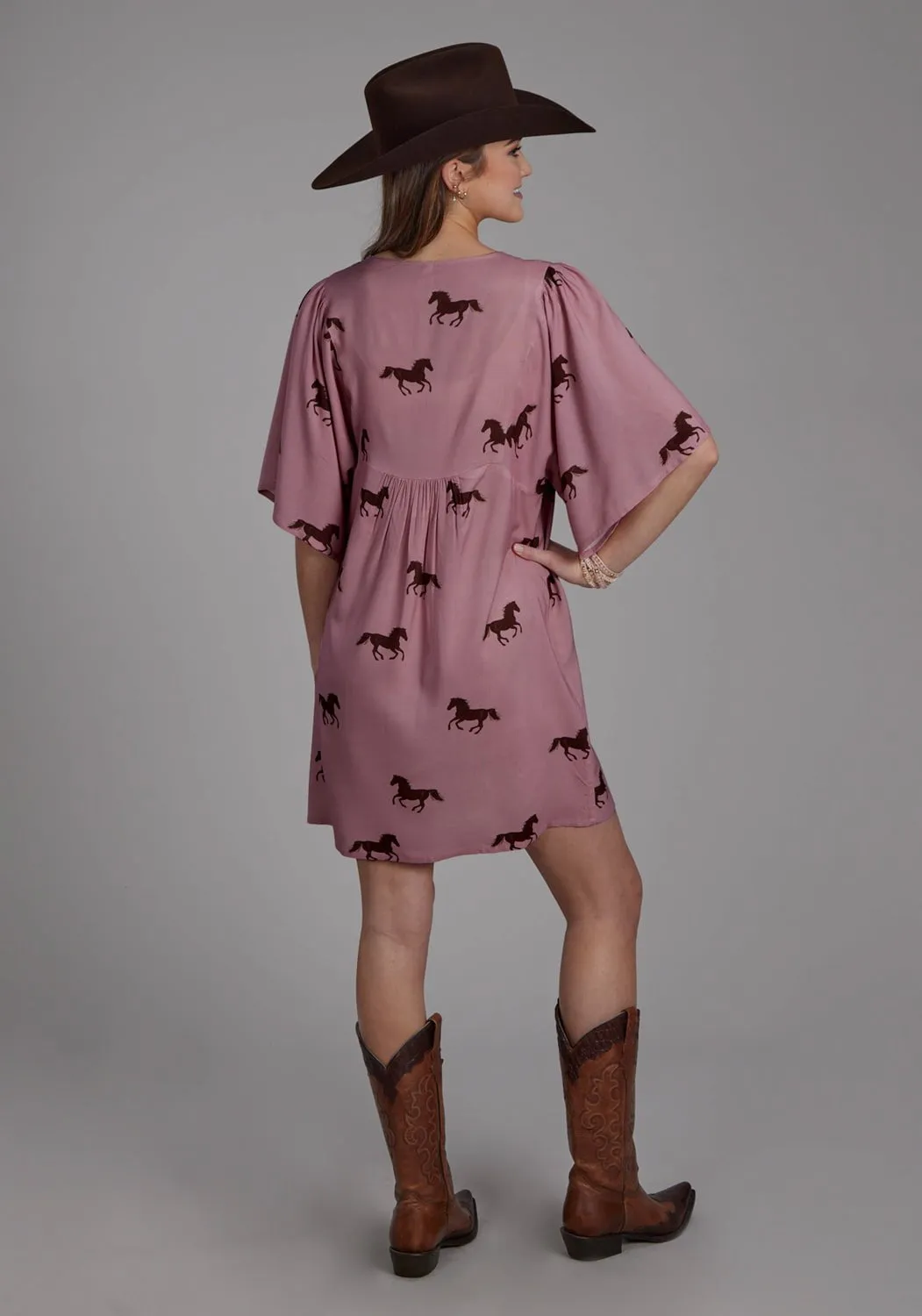 Roper Womens Wild Horses Pink 100% Rayon S/S Dress Stylish Casual Evening Stroll Fresh Attire