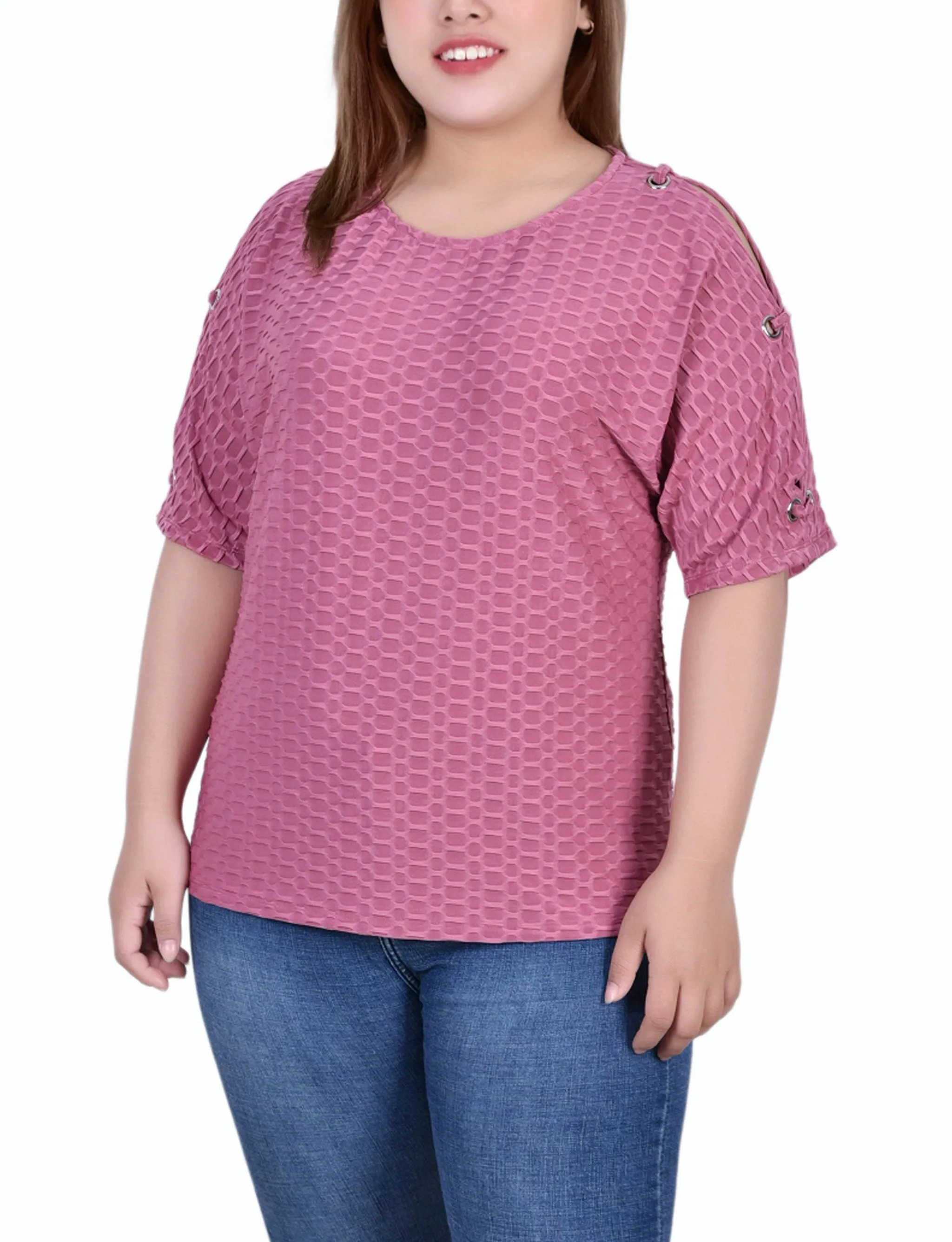 Minimal Motion Plus Size Short Sleeve Honeycomb Textured Grommet Top