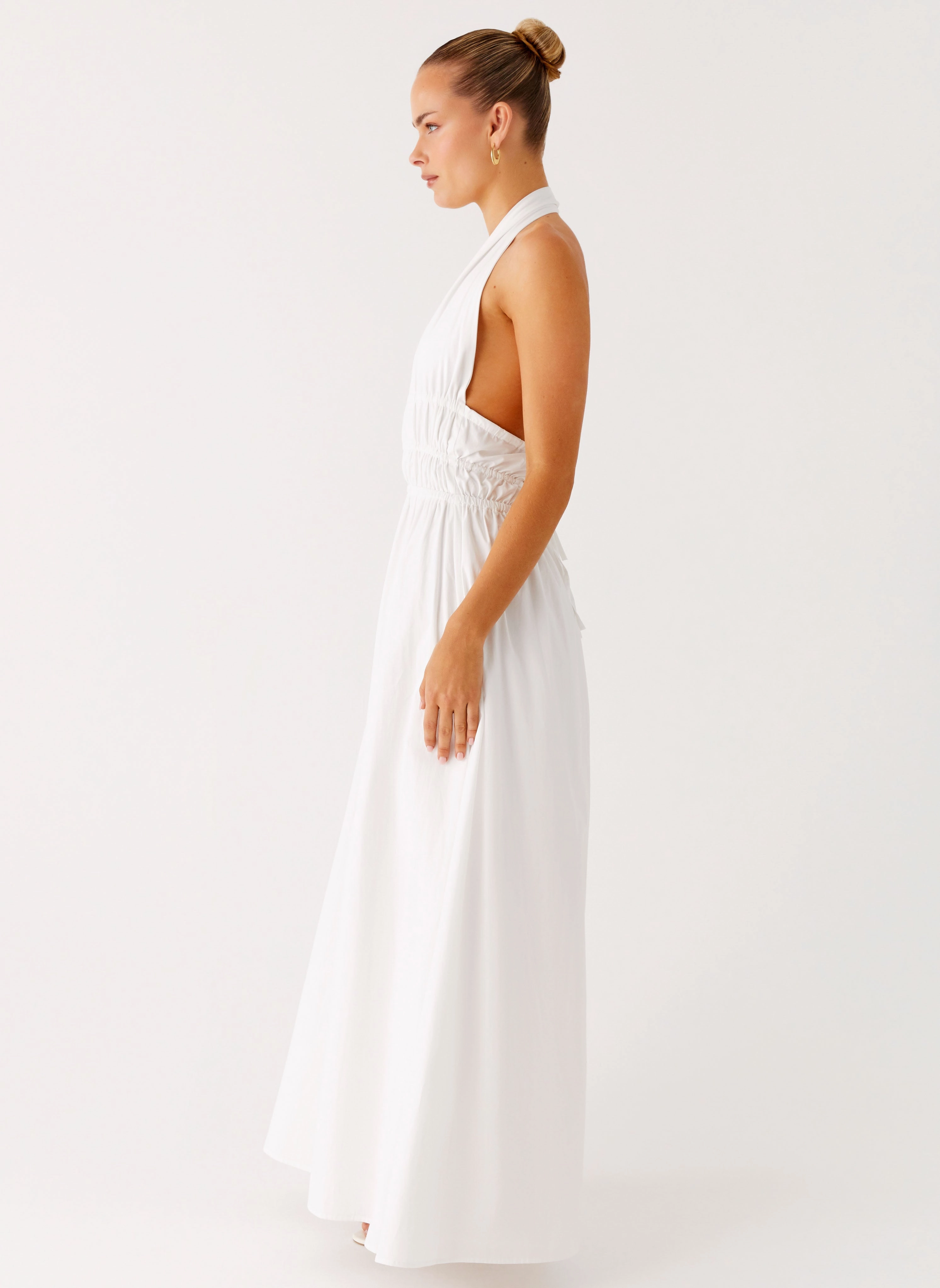 Relaxing Style Gathered Skirt Figaro Halter Maxi Dress - White