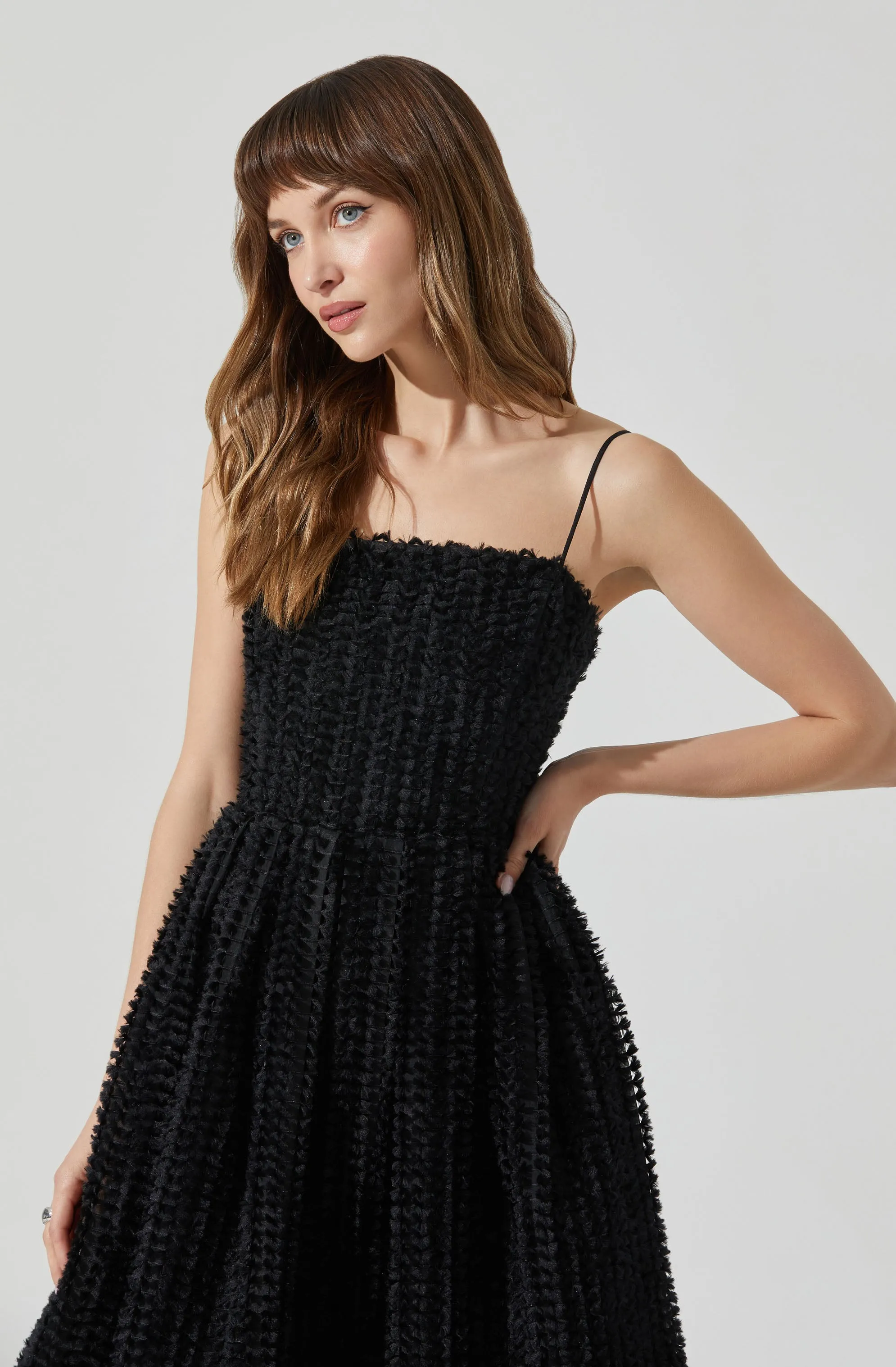 Modest Cut Effortless Mood Avani Dress in Black