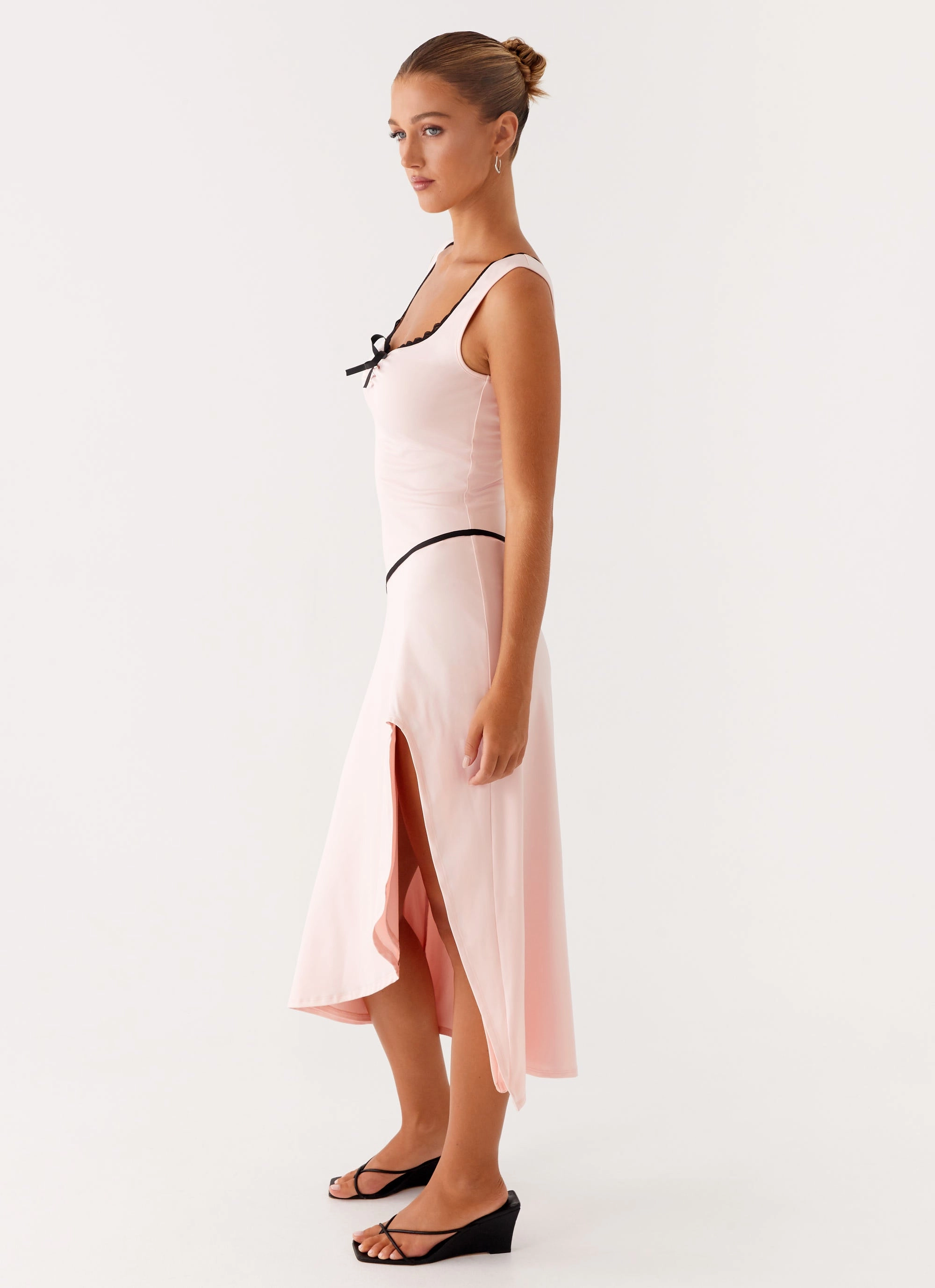 Darlene Midi Dress - Pink Light Outfit