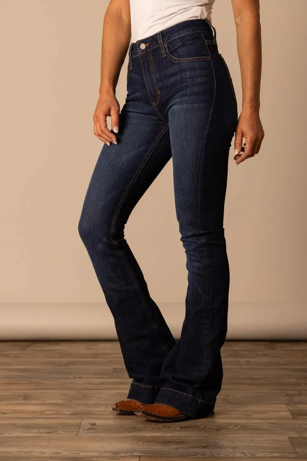 Kimes Ranch Womens Jennifer Blue Cotton Blend Jeans Light Touch Weekend Getaway Stylish