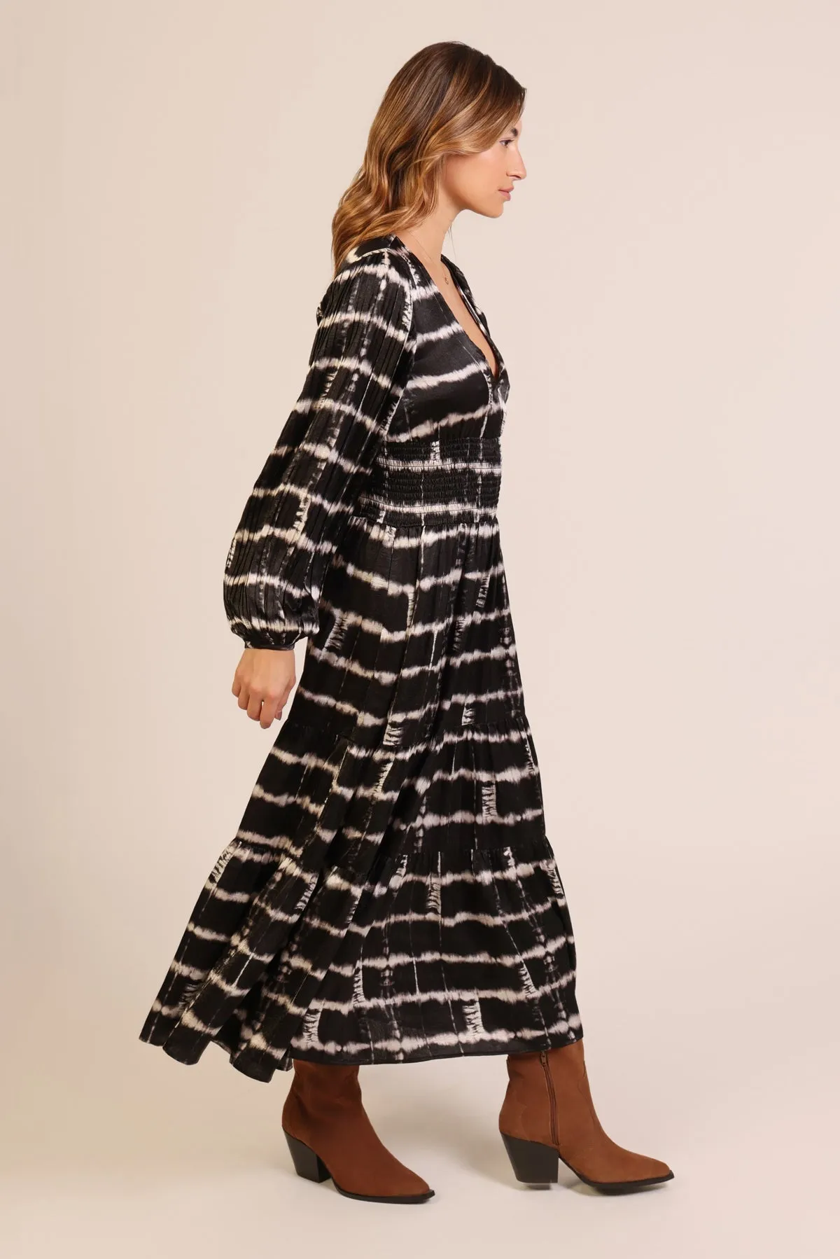Understated Elegance In The Shadows Whispers Dress in Black