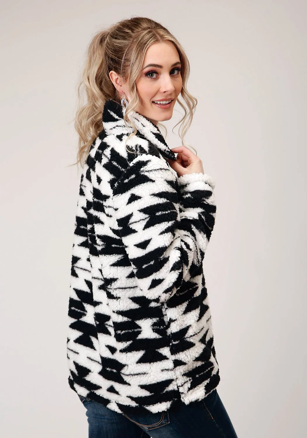 clean look Night Out Neutral Textured Roper Womens Black/White Polyester Polar Fleece Aztec Jacket