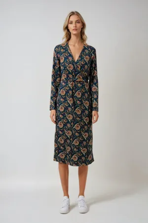 Kelli Wrap Dress in Secret Garden Bold Outfit Kelli Wrap Dress in Secret Garden Move Easy Feminine Look