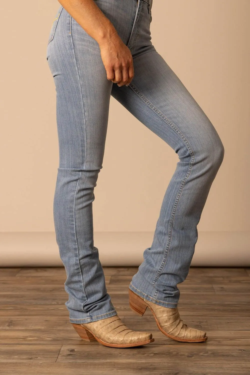 Daily Style Kimes Ranch Womens Sarah Light Wash Cotton Blend Jeans
