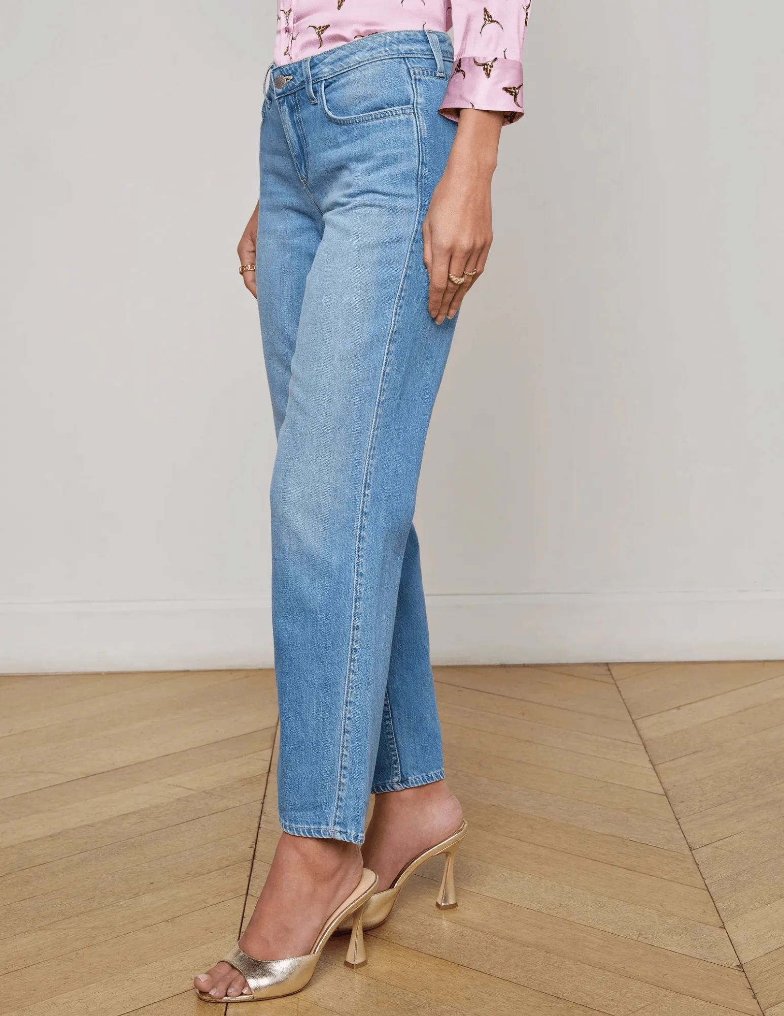 L'AGENCE Nevia Low Rise Slouch Jeans in Caster Athlete Fit Modern Autumn Days
