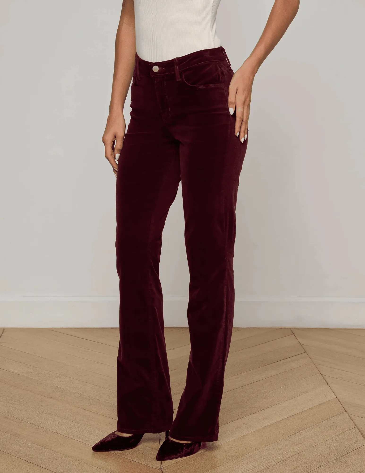 Stretch Comfort Outfit Mood L'AGENCE Stevie Velvet Jeans in Dark Port