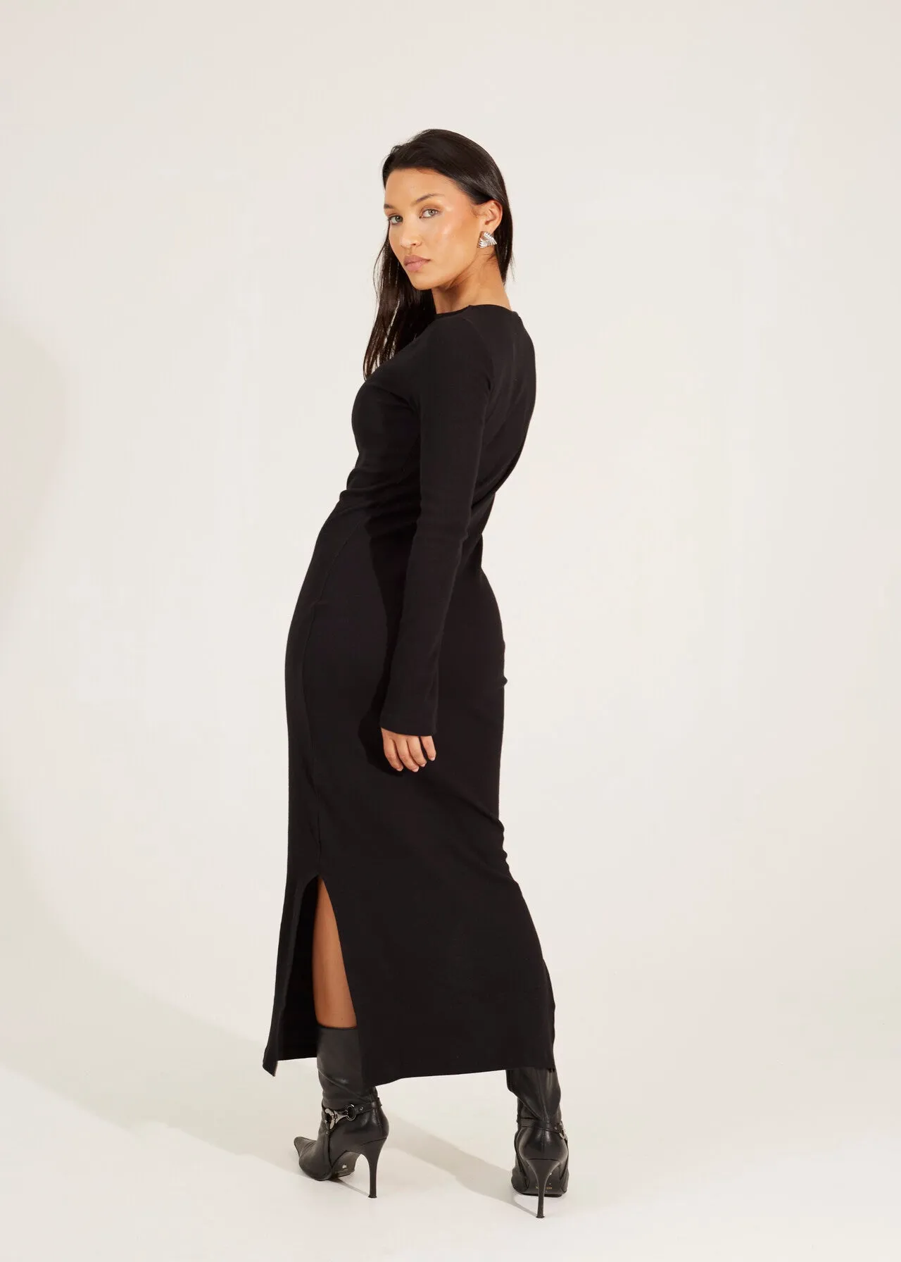 LONG SLEEVE RIBBED MAXI DRESS WITH SLIT DETAIL