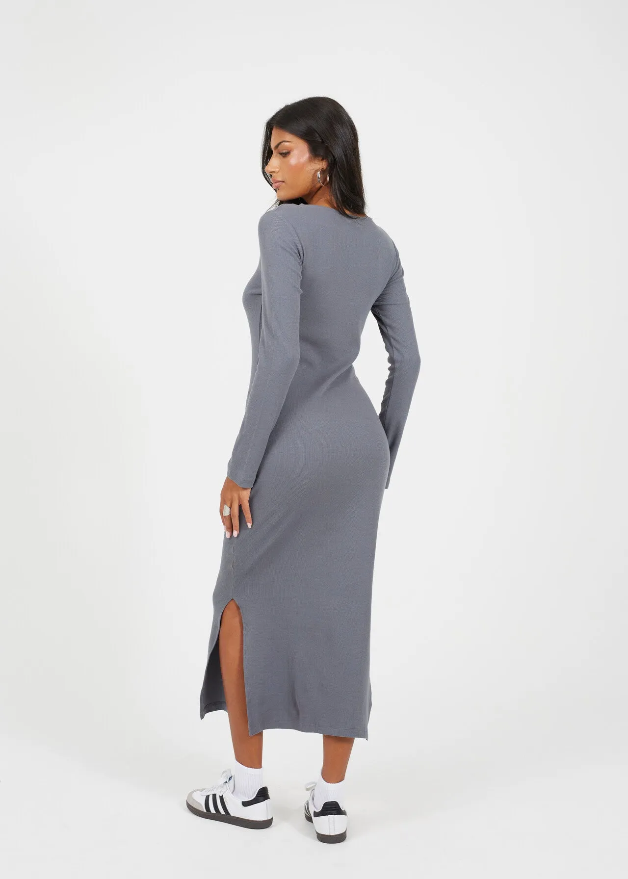LONG SLEEVE RIBBED MAXI DRESS WITH SLIT DETAIL
