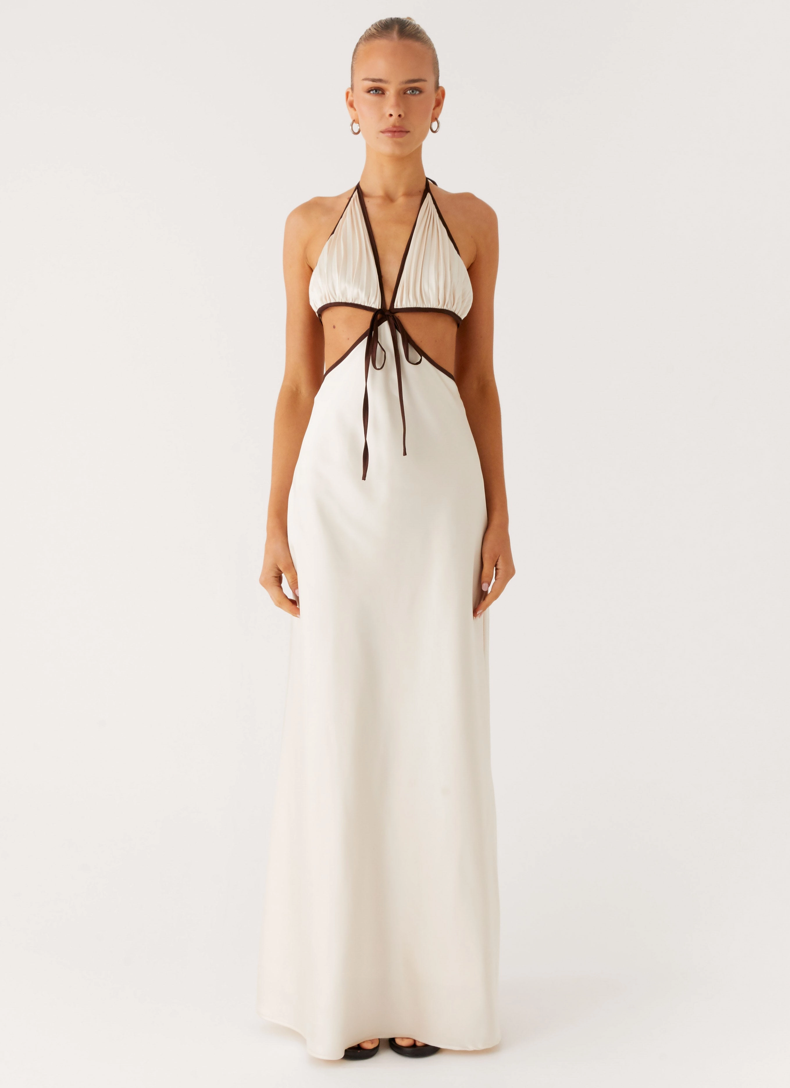 Celebrity-Inspired Mabel Maxi Dress - Cream