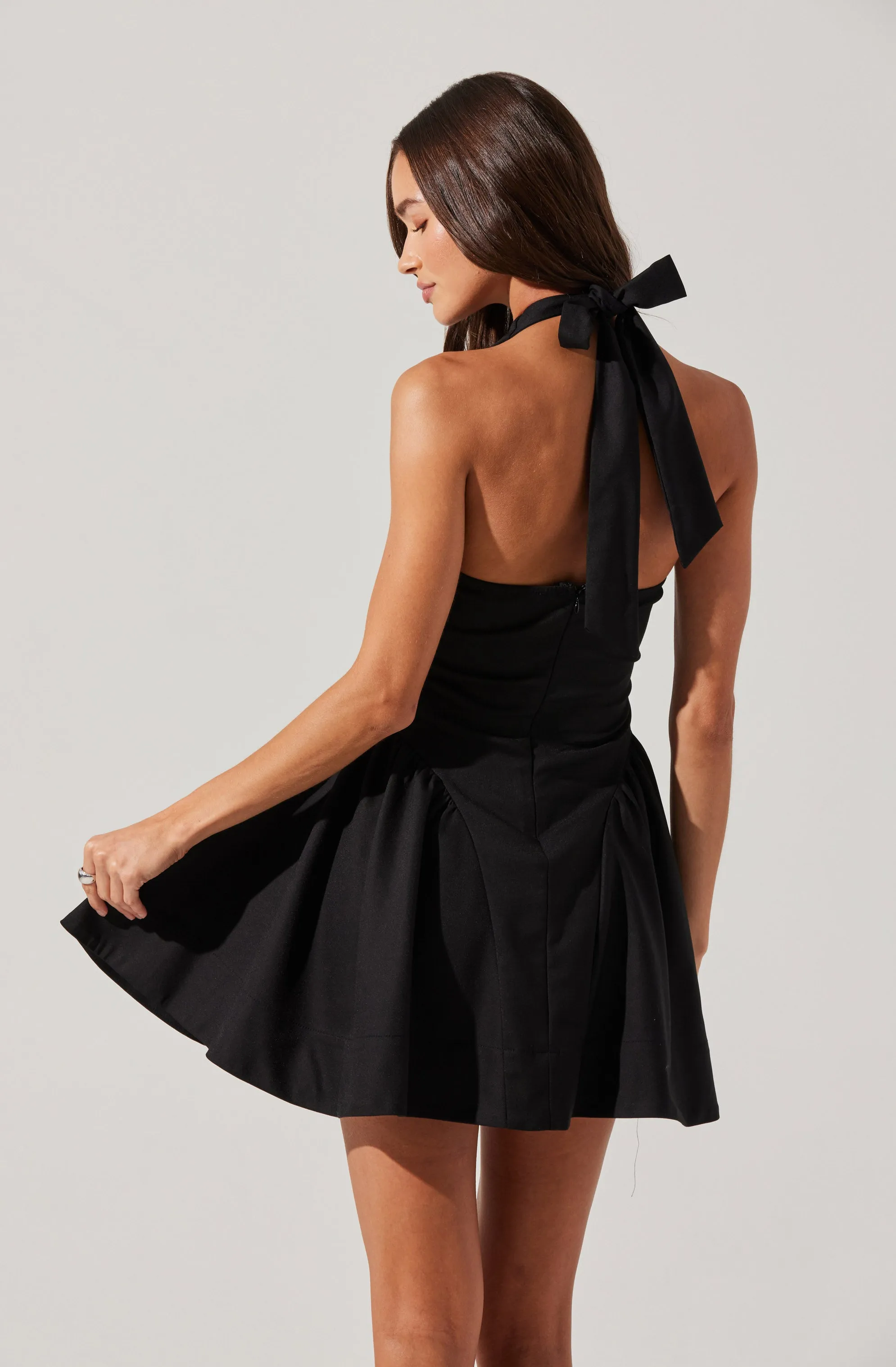 Open-back Light Aesthetic Meana Dress in Black