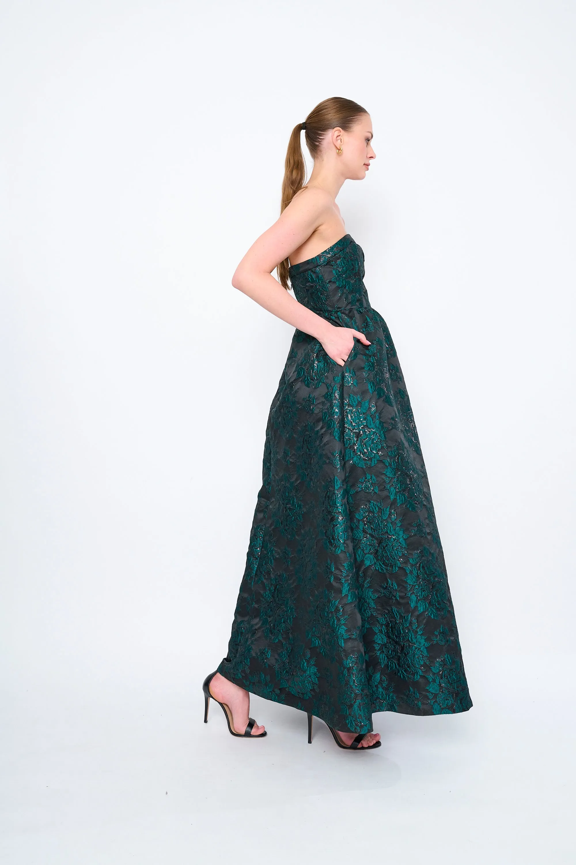 Mecca Dress in Forest Oak Fitted Mood