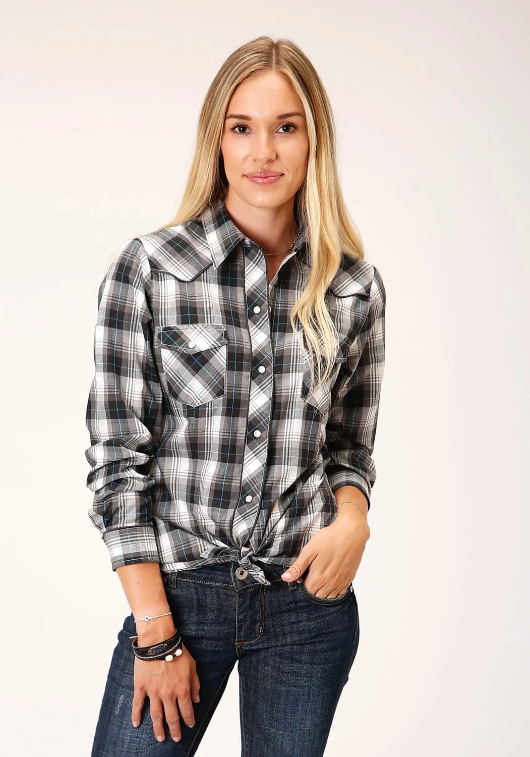 Breathable back panel Roper Womens 1628 Plaid White/Black Cotton Blend L/S Shirt