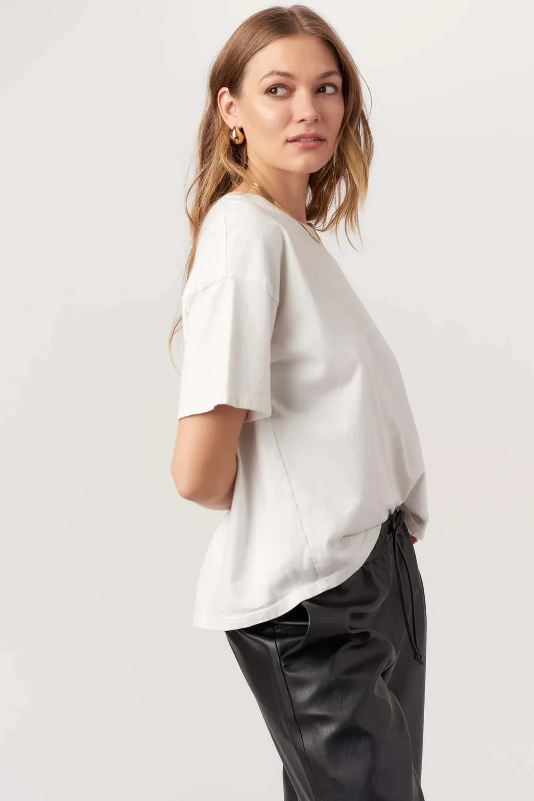 Suarez Boxy Tee - White Modern innovation Easy and Relaxed
