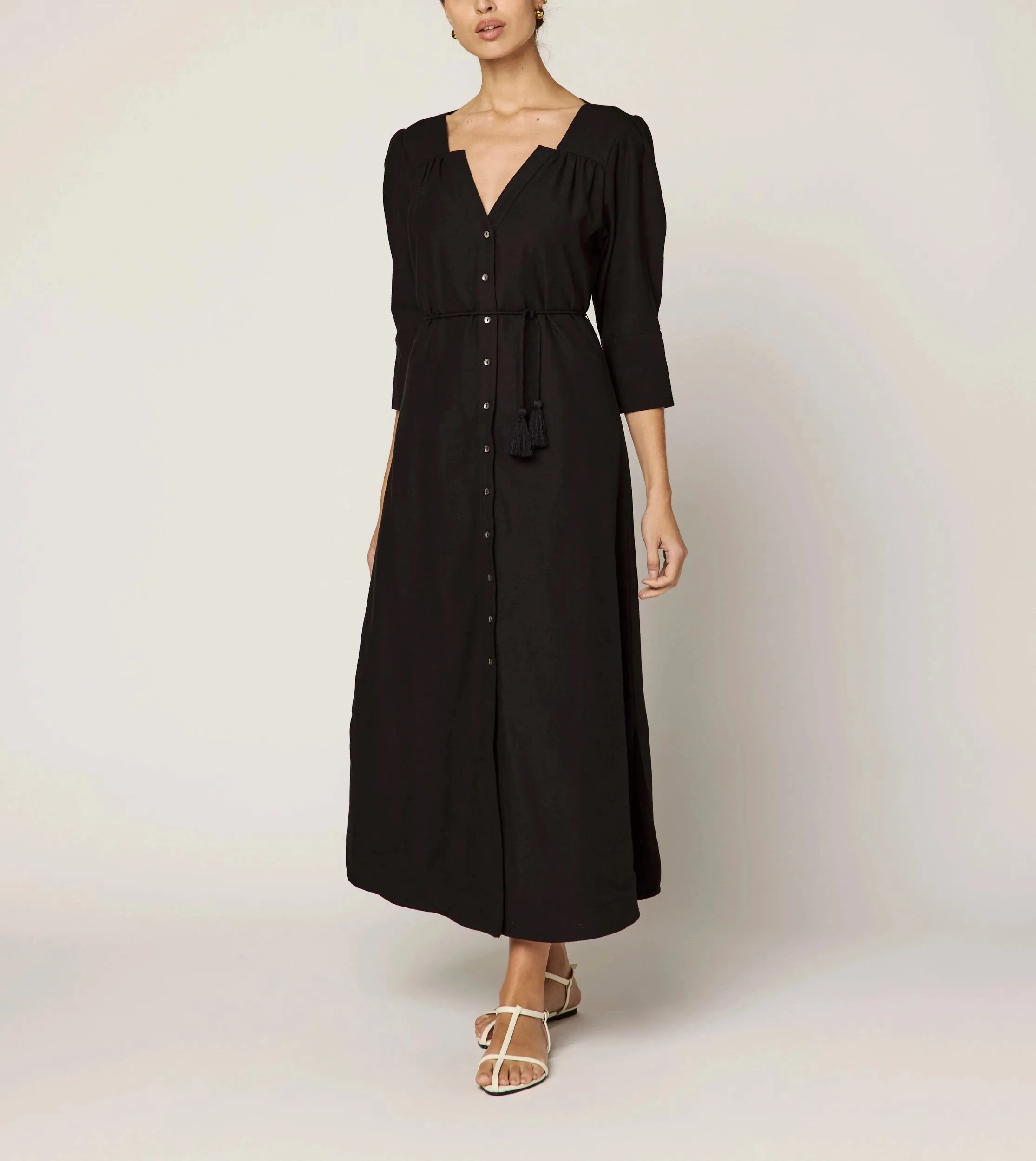 Paria Midi Dress | Black Cozy And Stylish Airy Touch