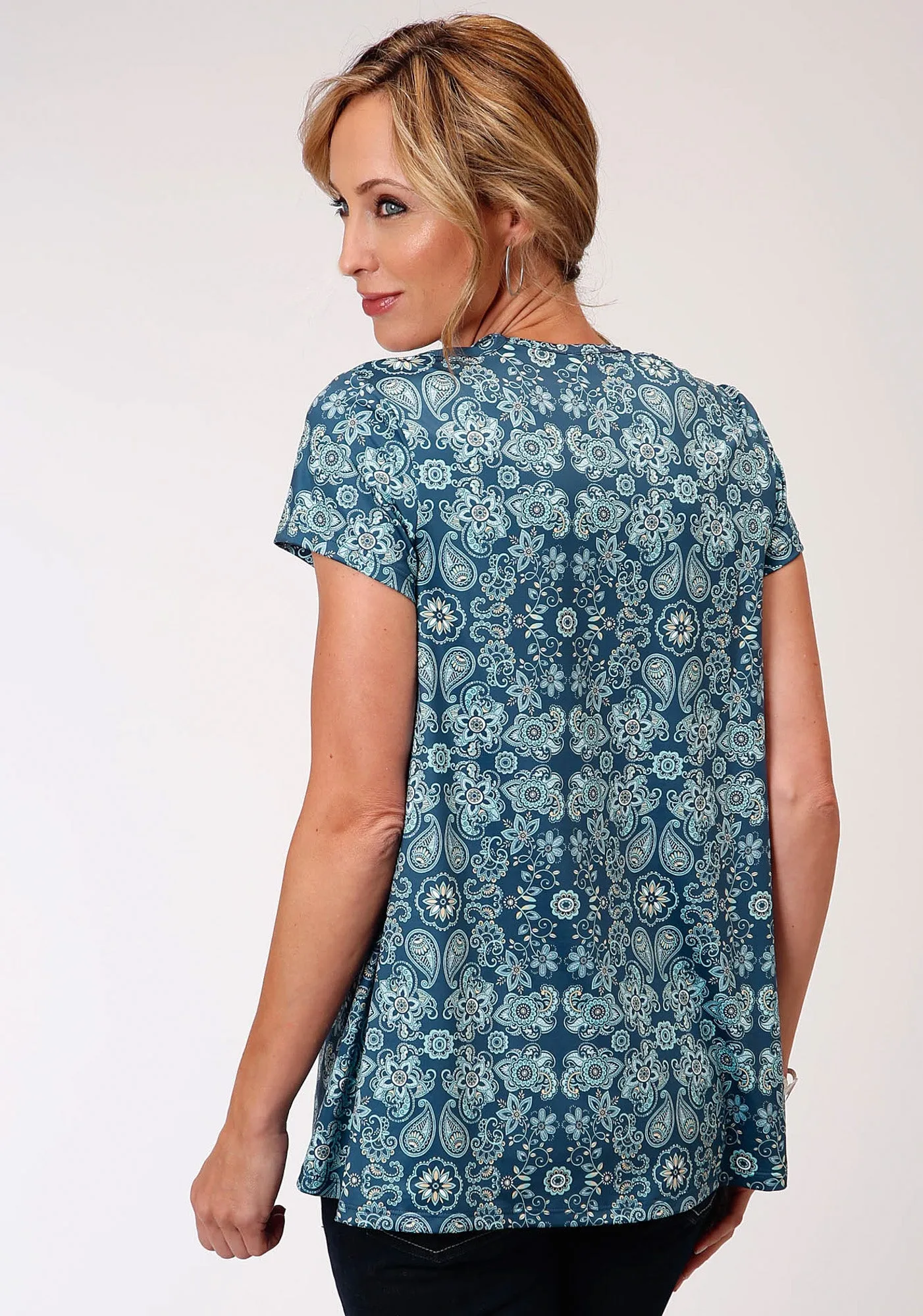 Affordable Luxury Roper Womens Blue Poly/Spandex Paisley Floral S/S Tunic