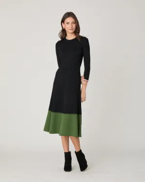 Pine Knit Dress in Jet/Green Elasticated Back Panel Pine Knit Dress in Jet/Green Comfortable shift dress