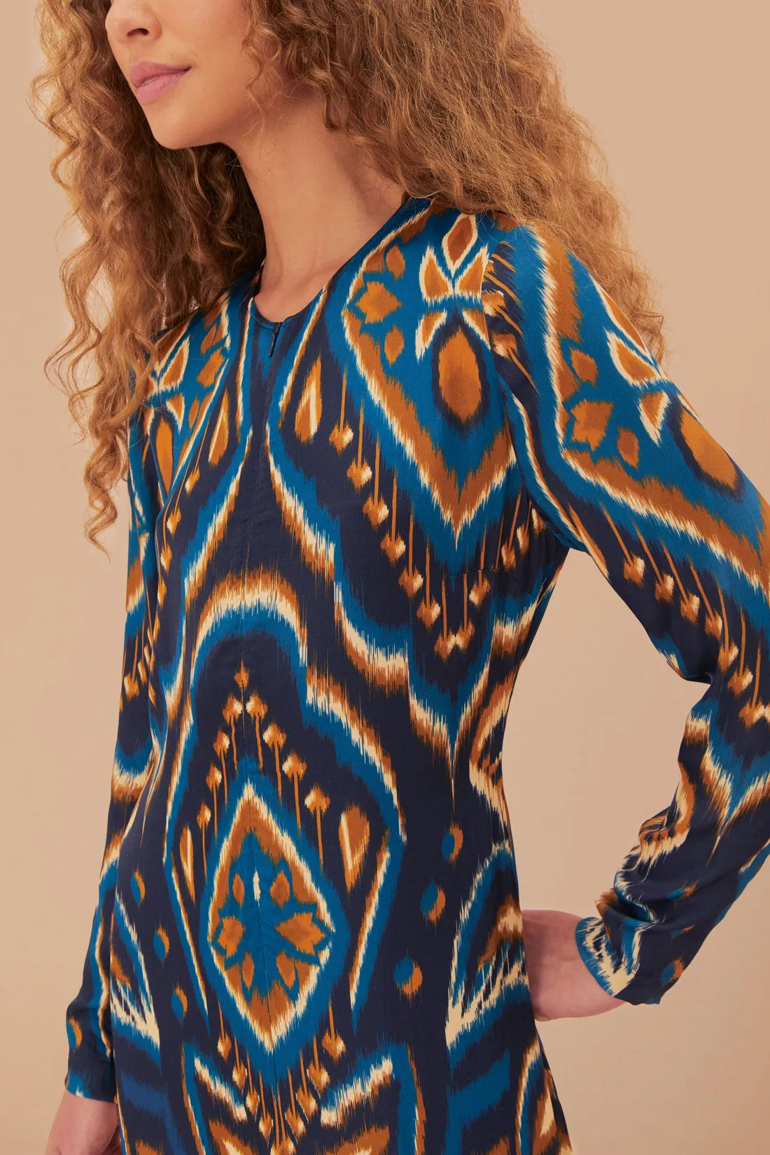 Artistic Shape Air Layer Pineapple Ikat Maxi Dress in Blue