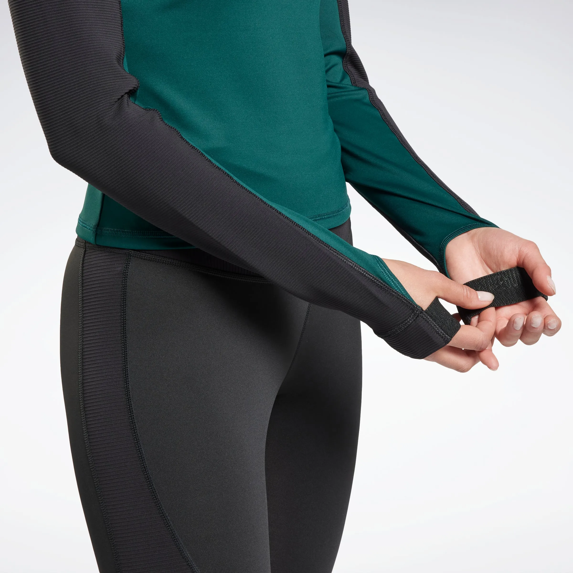 Reebok Apparel Women Tech Style Thermowarm Graphene Quarter-Zip Sweatshirt Forgrn