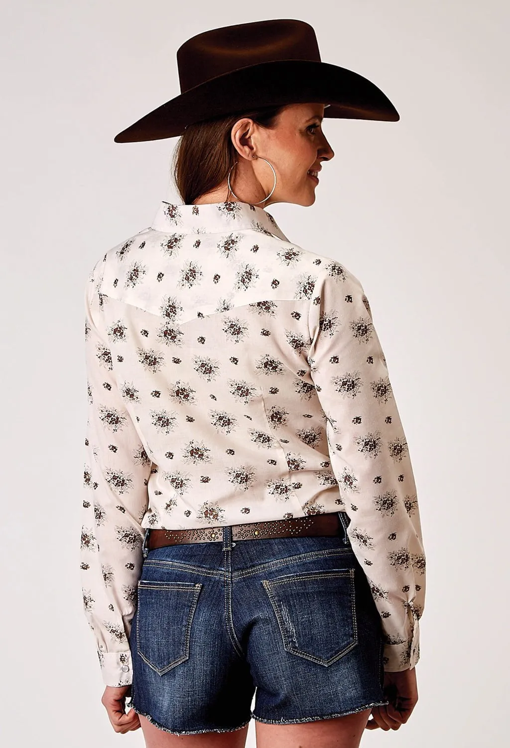 Non Restrictive Armhole Comfortable Wear Roper Womens 1964 Vintage Floral Cream Cotton Blend L/S Shirt