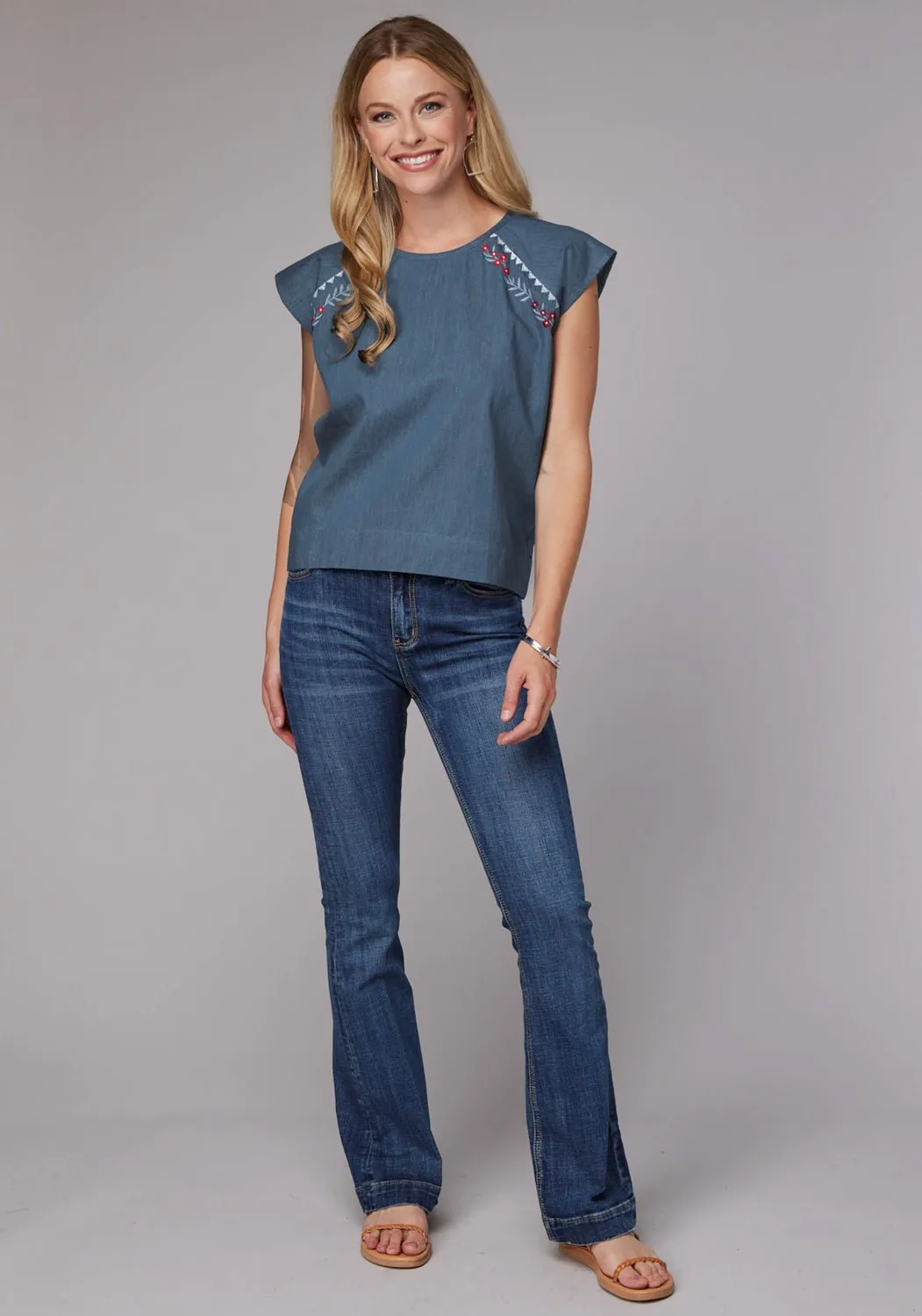 Chambray Fabric Roper Womens 2081 Embroidered Medium Blue 100% Cotton S/S Blouse