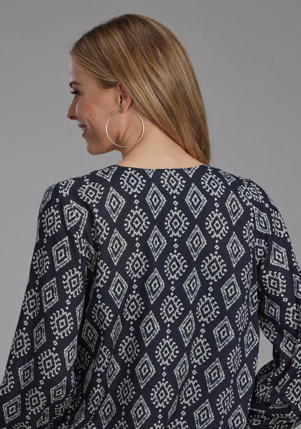 Roper Womens 2133 Ikat Black 100% Rayon V-Neck L/S Blouse adult clothing